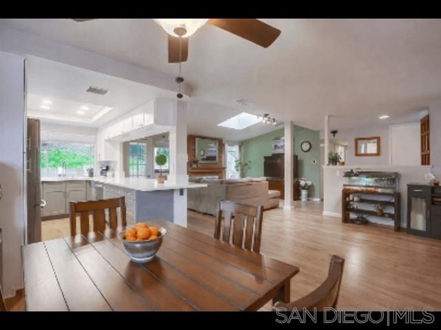 Detail Gallery Image 4 of 22 For 1140  Harding St, Escondido,  CA 92027 - 3 Beds | 2 Baths