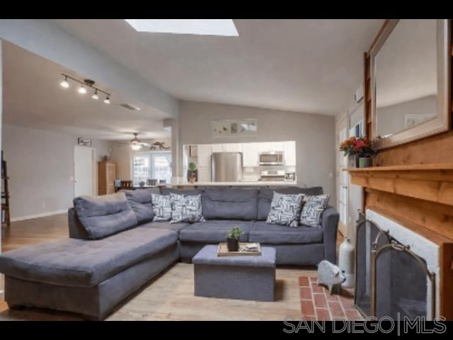 Detail Gallery Image 6 of 22 For 1140  Harding St, Escondido,  CA 92027 - 3 Beds | 2 Baths