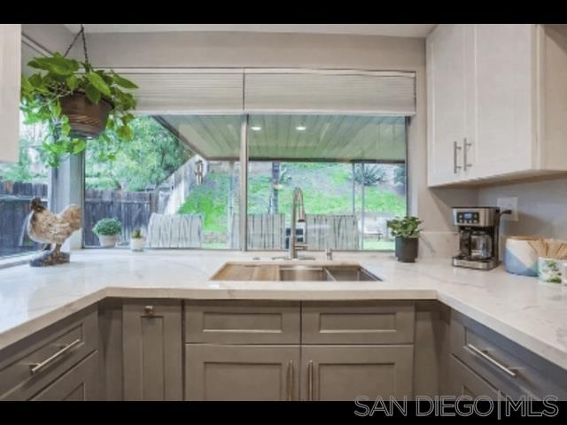 Detail Gallery Image 9 of 22 For 1140  Harding St, Escondido,  CA 92027 - 3 Beds | 2 Baths