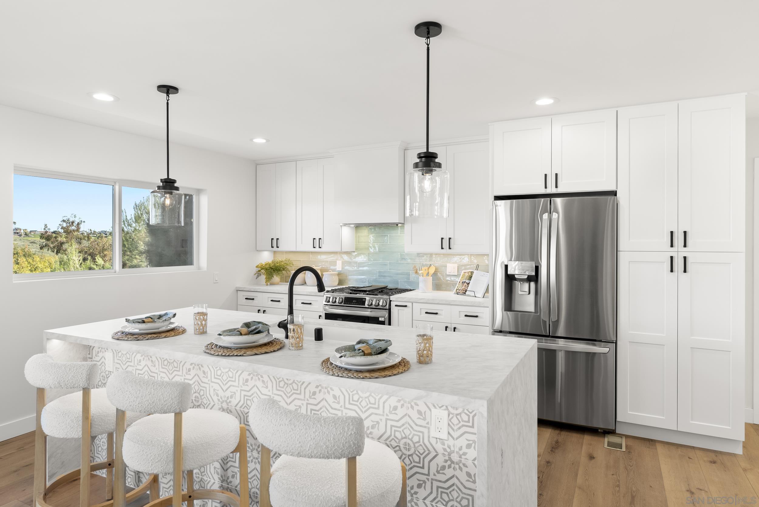 Detail Gallery Image 17 of 72 For 7875  Bellakaren Pl, La Jolla,  CA 92037 - 6 Beds | 4/1 Baths