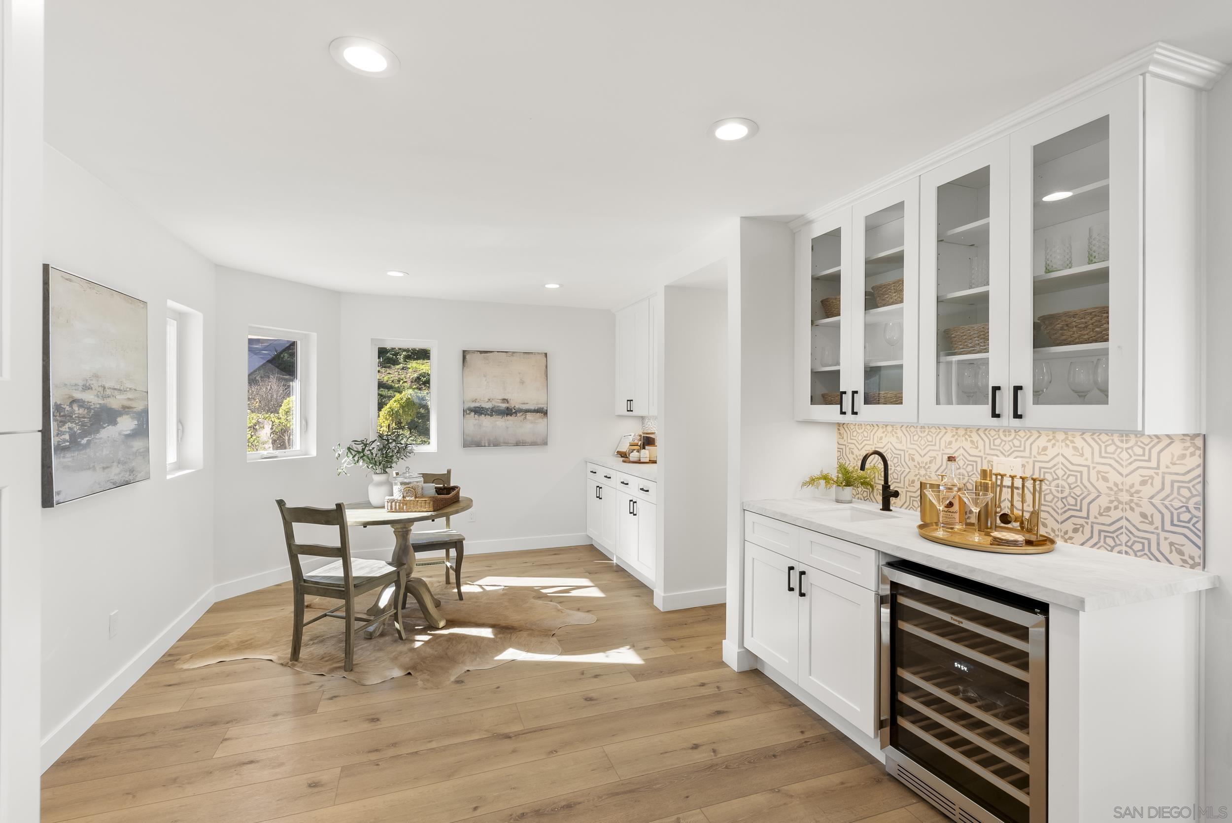 Detail Gallery Image 20 of 72 For 7875  Bellakaren Pl, La Jolla,  CA 92037 - 6 Beds | 4/1 Baths