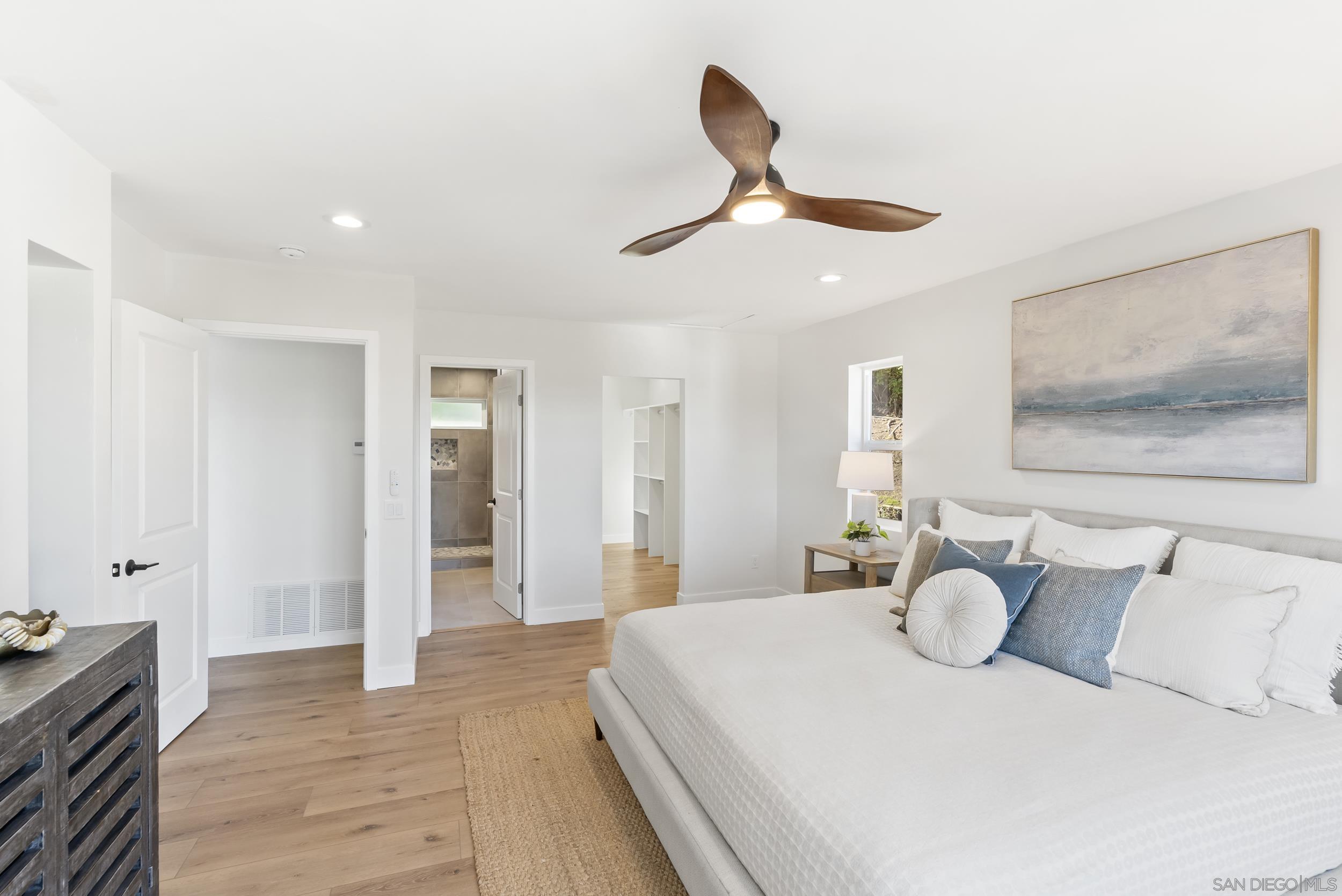 Detail Gallery Image 27 of 72 For 7875  Bellakaren Pl, La Jolla,  CA 92037 - 6 Beds | 4/1 Baths