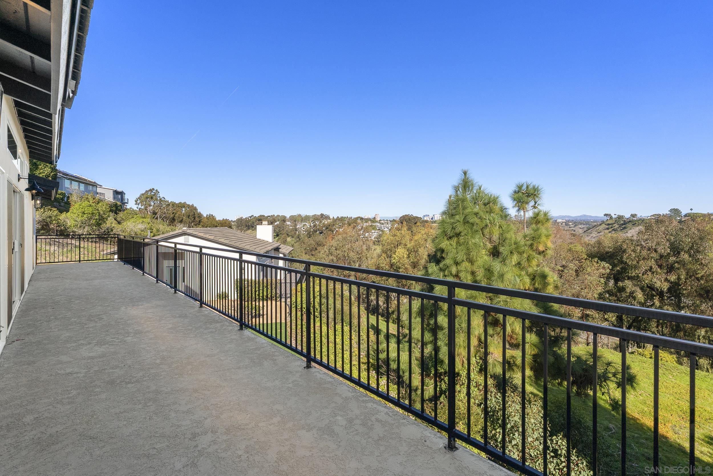 Detail Gallery Image 34 of 72 For 7875  Bellakaren Pl, La Jolla,  CA 92037 - 6 Beds | 4/1 Baths