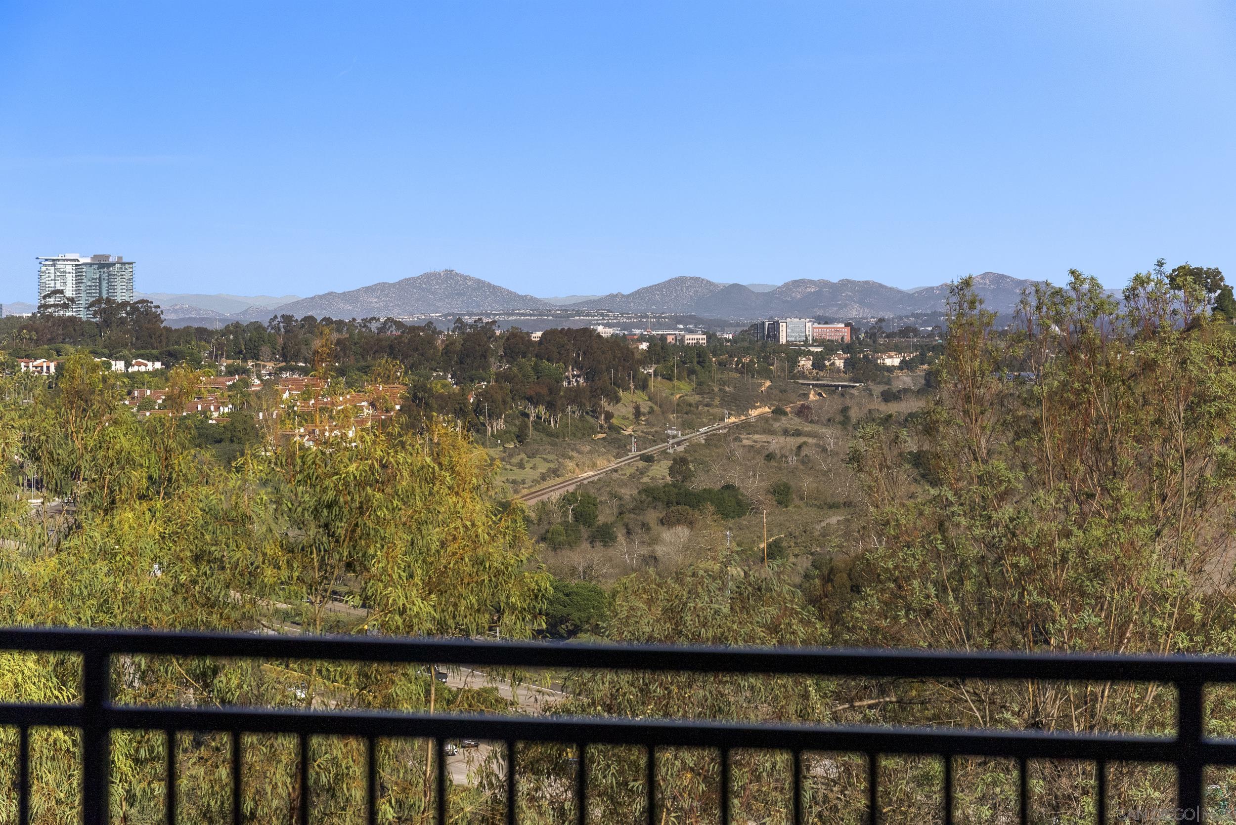 Detail Gallery Image 36 of 72 For 7875  Bellakaren Pl, La Jolla,  CA 92037 - 6 Beds | 4/1 Baths