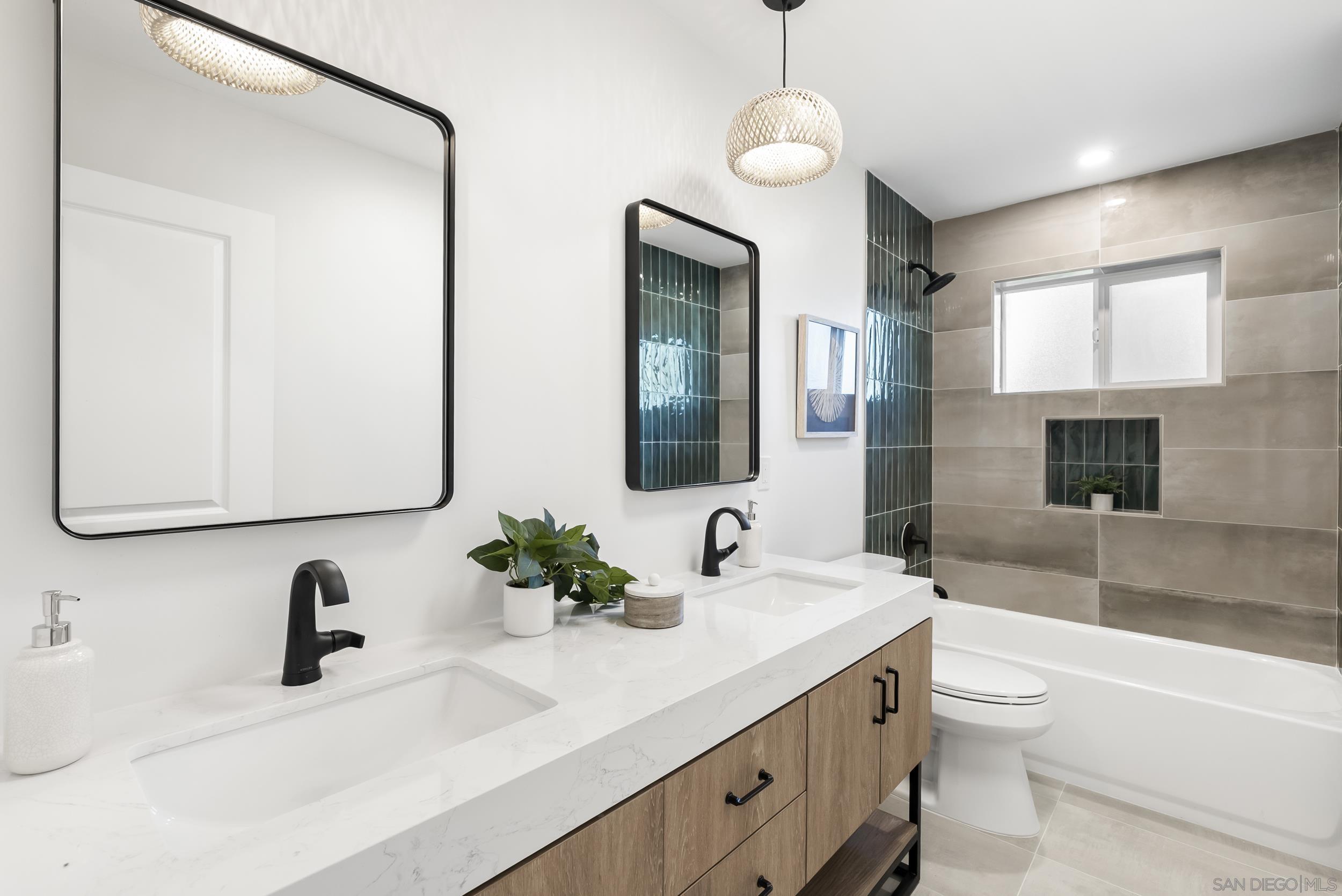 Detail Gallery Image 42 of 72 For 7875  Bellakaren Pl, La Jolla,  CA 92037 - 6 Beds | 4/1 Baths