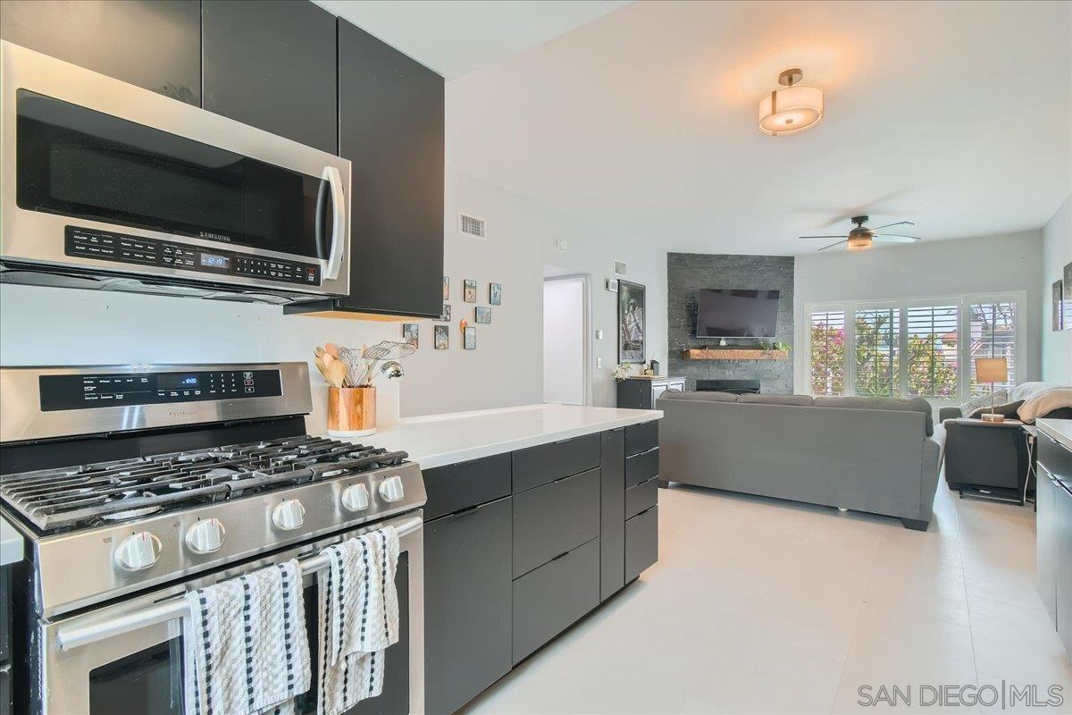 Detail Gallery Image 6 of 23 For 9840  Shirley Gardens Dr  #8,  Santee,  CA 92071 - 2 Beds | 1/1 Baths