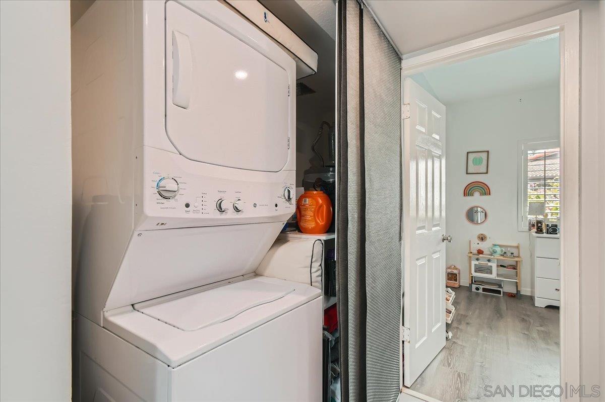 Detail Gallery Image 10 of 23 For 9840  Shirley Gardens Dr  #8,  Santee,  CA 92071 - 2 Beds | 1/1 Baths