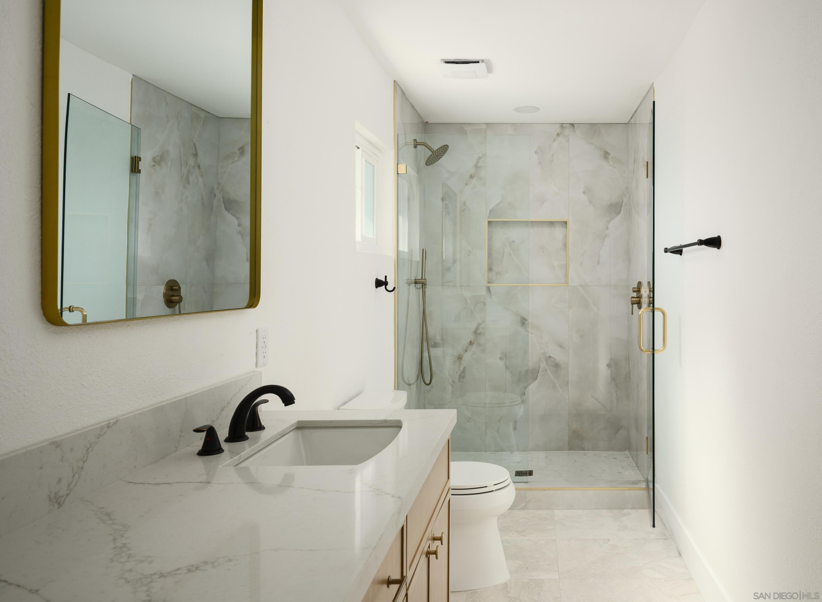 Detail Gallery Image 12 of 23 For 5522  Bloch St, San Diego,  CA 92122 - 4 Beds | 2/1 Baths