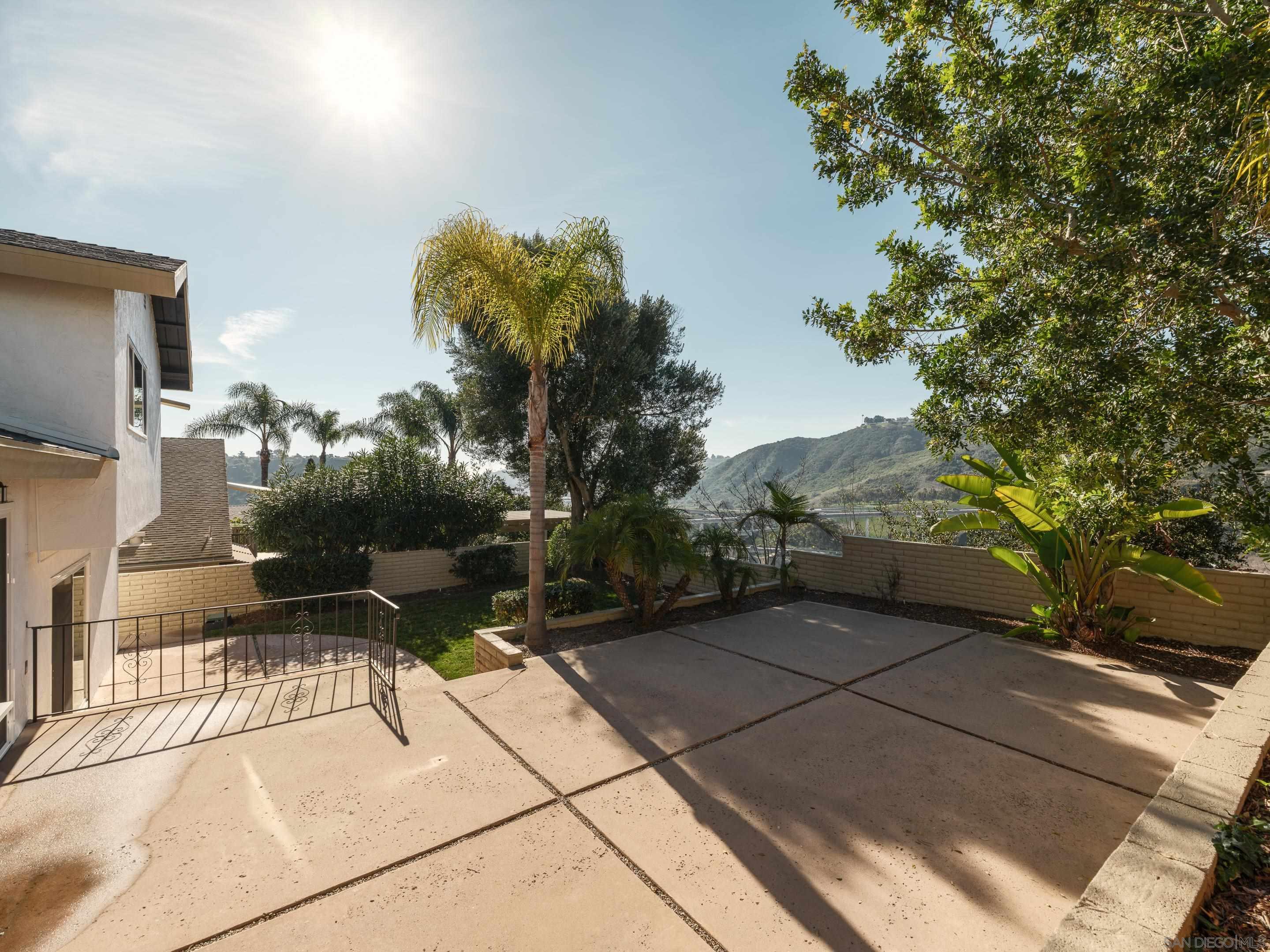 Detail Gallery Image 18 of 23 For 5522  Bloch St, San Diego,  CA 92122 - 4 Beds | 2/1 Baths