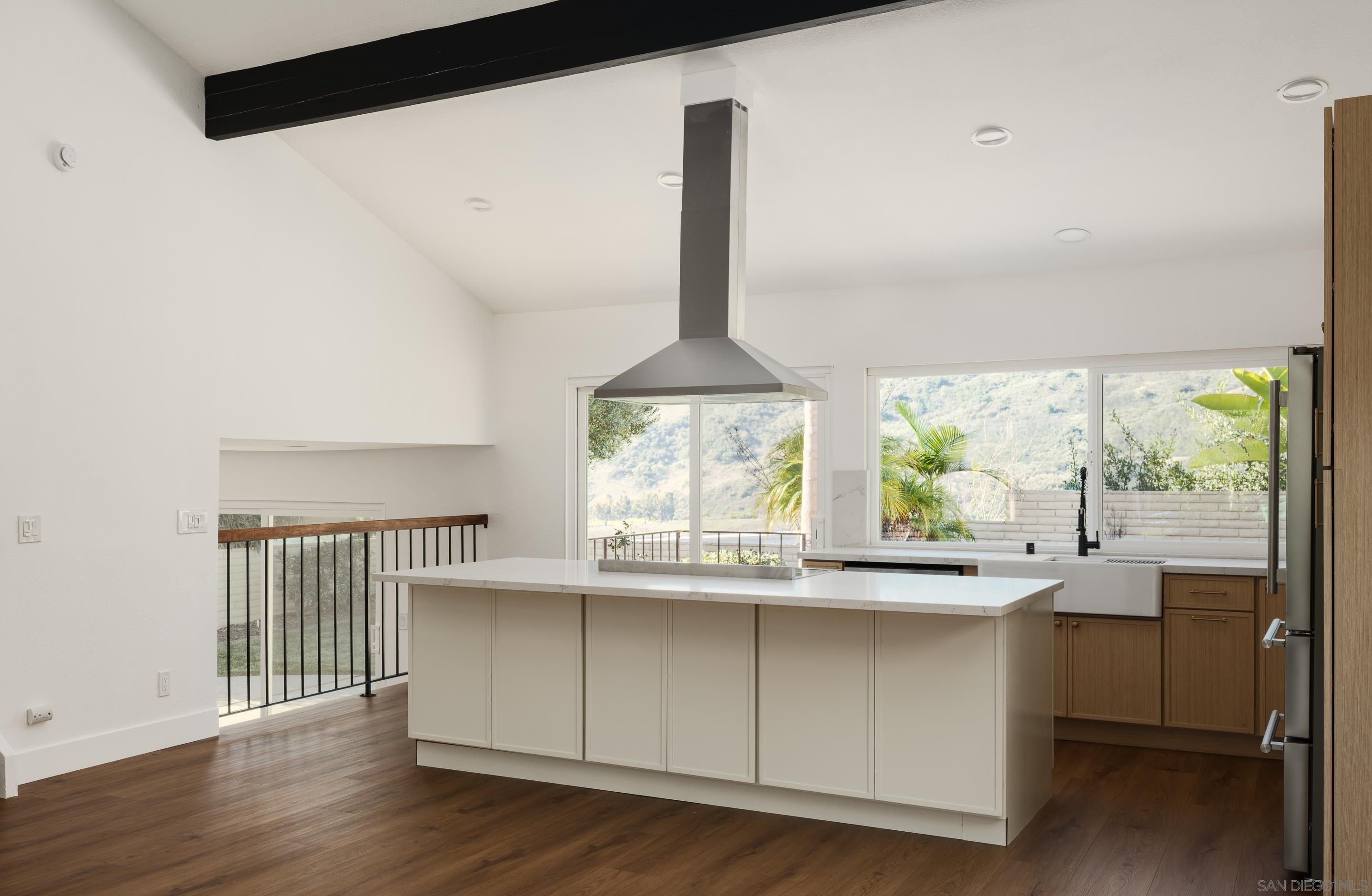 Detail Gallery Image 6 of 23 For 5522  Bloch St, San Diego,  CA 92122 - 4 Beds | 2/1 Baths