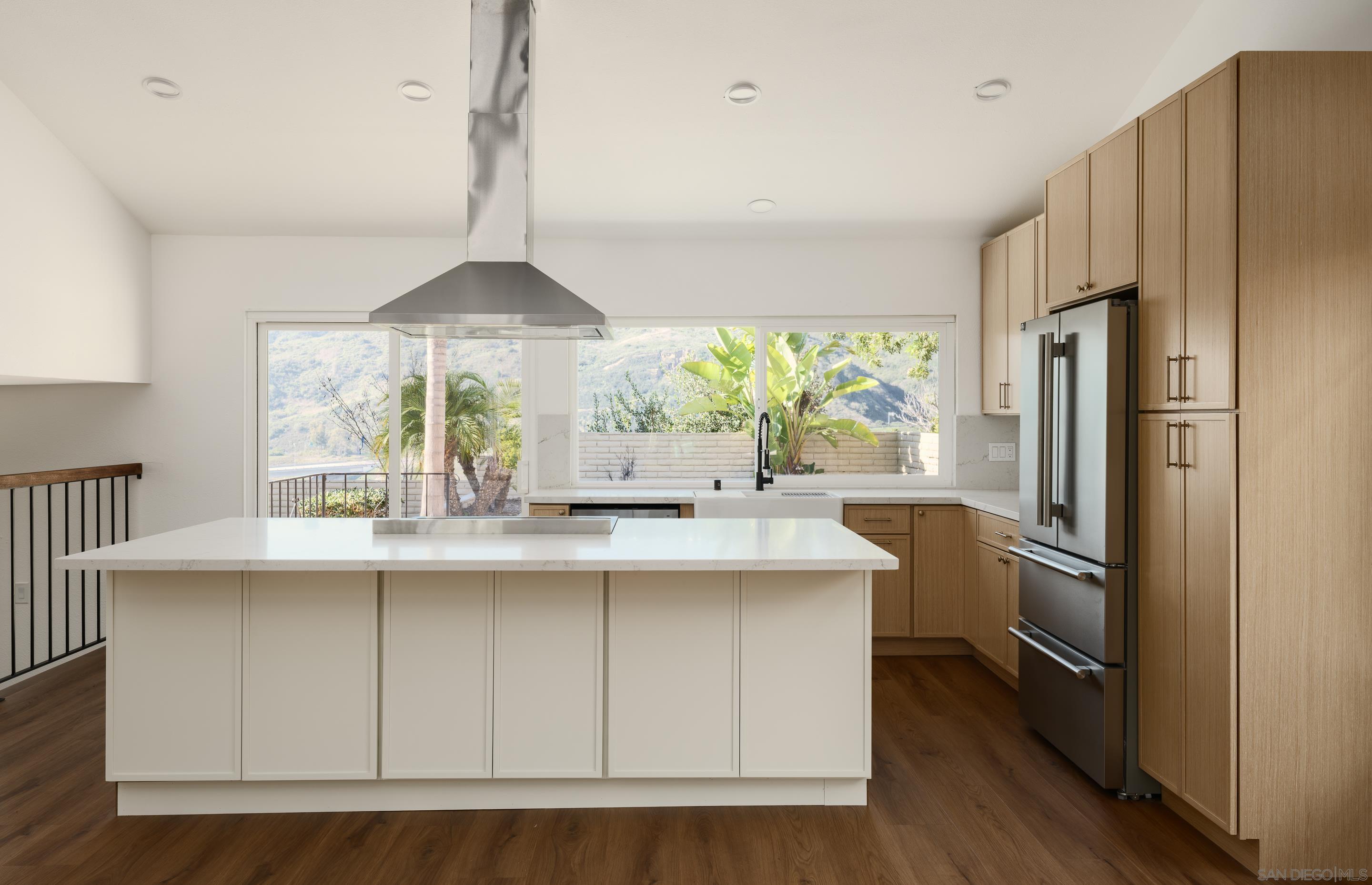 Detail Gallery Image 8 of 23 For 5522  Bloch St, San Diego,  CA 92122 - 4 Beds | 2/1 Baths