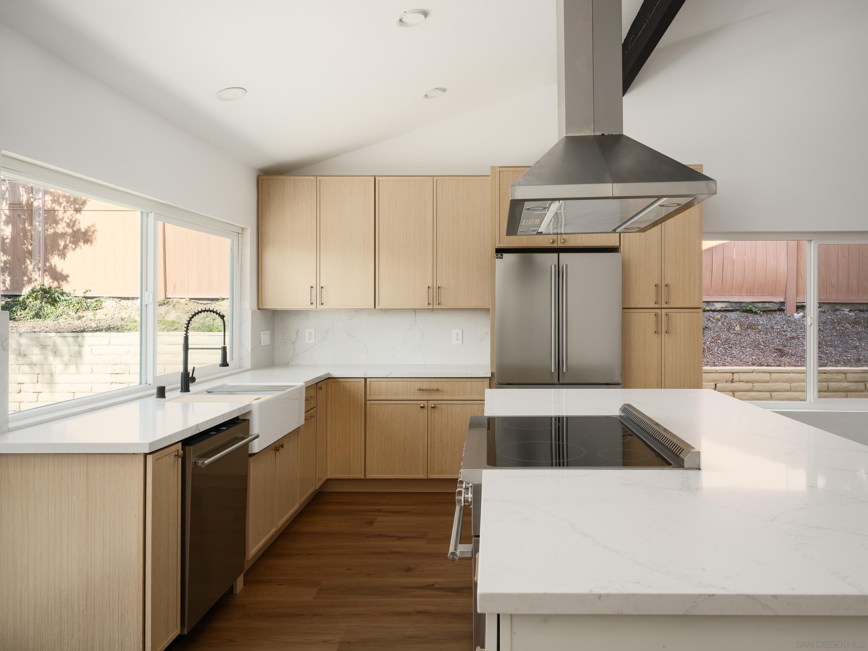 Detail Gallery Image 9 of 23 For 5522  Bloch St, San Diego,  CA 92122 - 4 Beds | 2/1 Baths