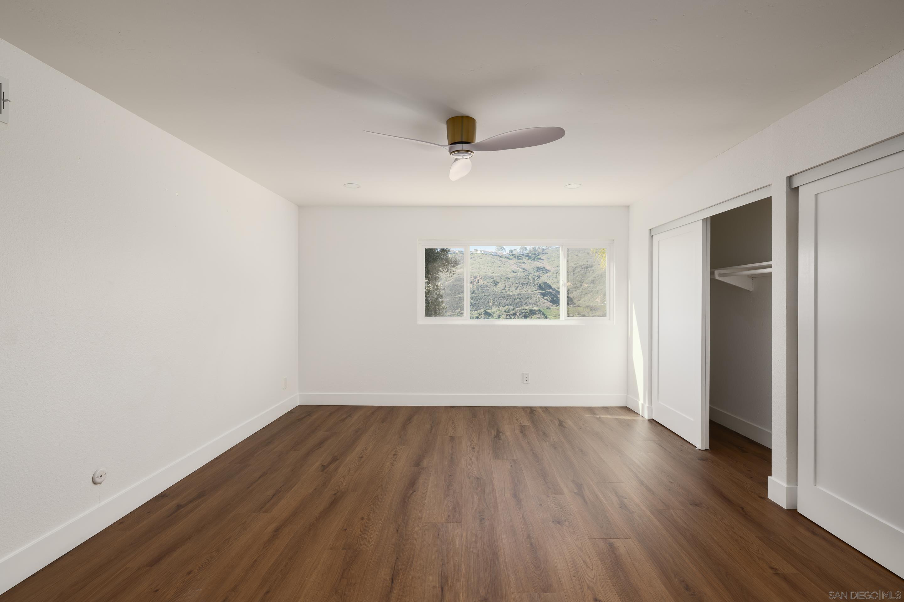 Detail Gallery Image 10 of 23 For 5522  Bloch St, San Diego,  CA 92122 - 4 Beds | 2/1 Baths