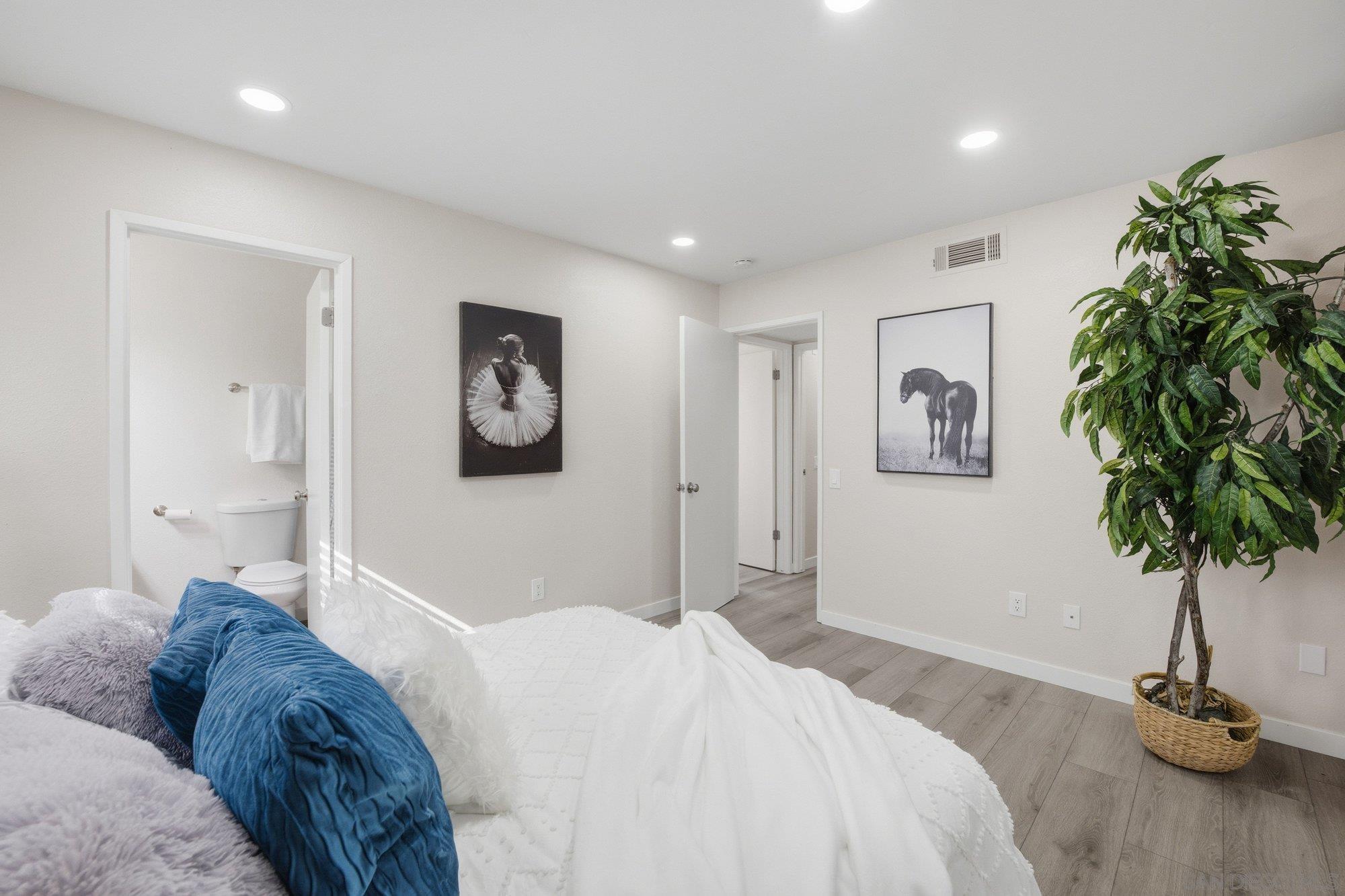 Detail Gallery Image 20 of 23 For 17131 W Bernardo Dr  #102,  San Diego,  CA 92127 - 3 Beds | 2 Baths