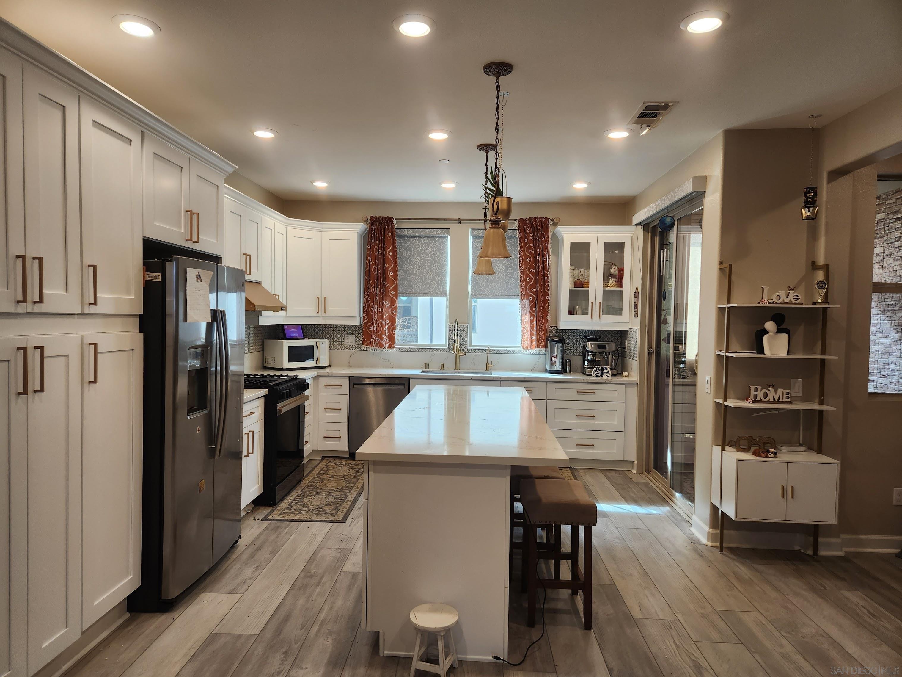 Front Image Thumbnail for SD260001517