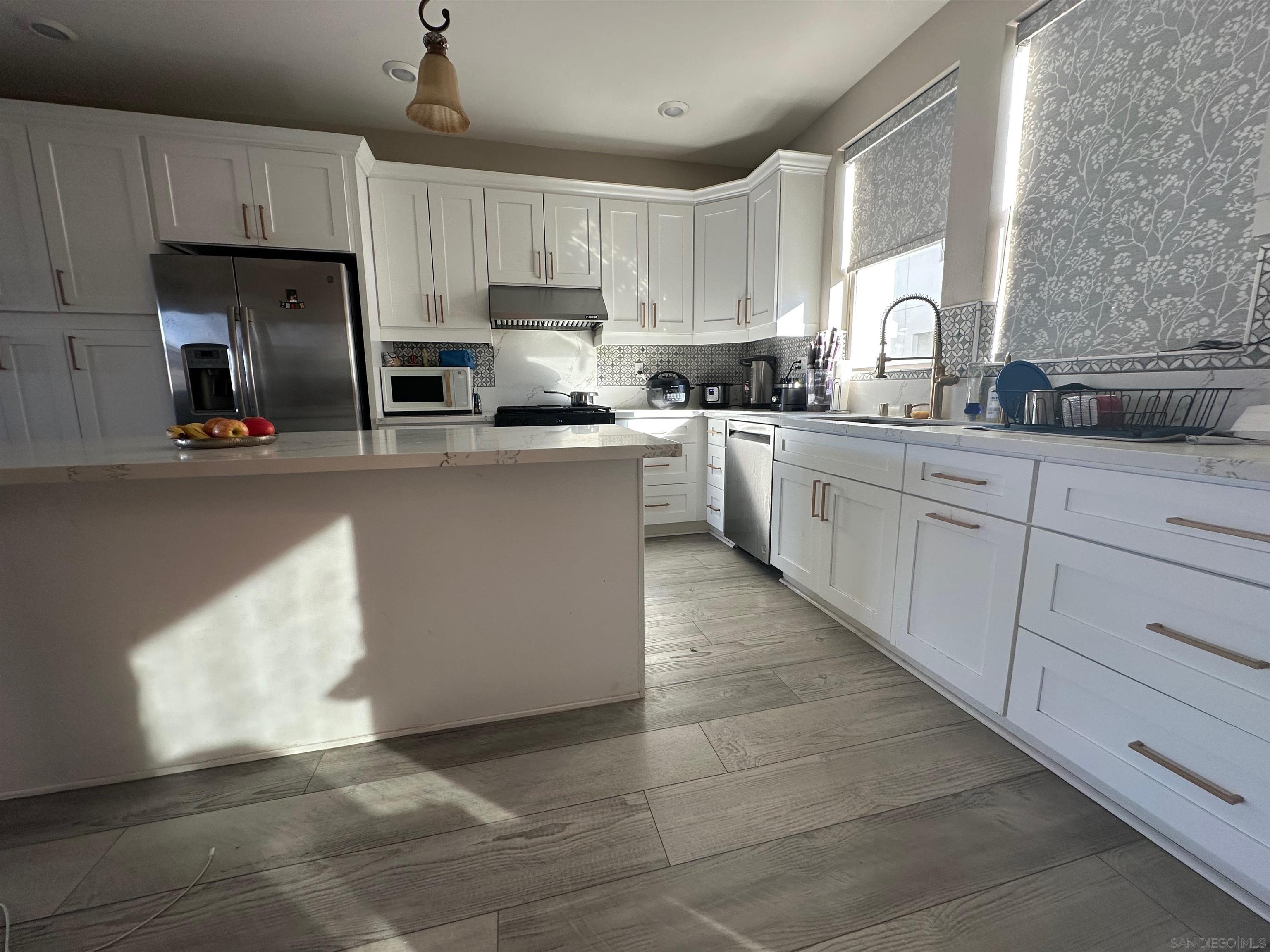 Detail Gallery Image 13 of 37 For 16755  Coyote Bush Dr  93, San Diego,  CA 92127 - 3 Beds | 3 Baths