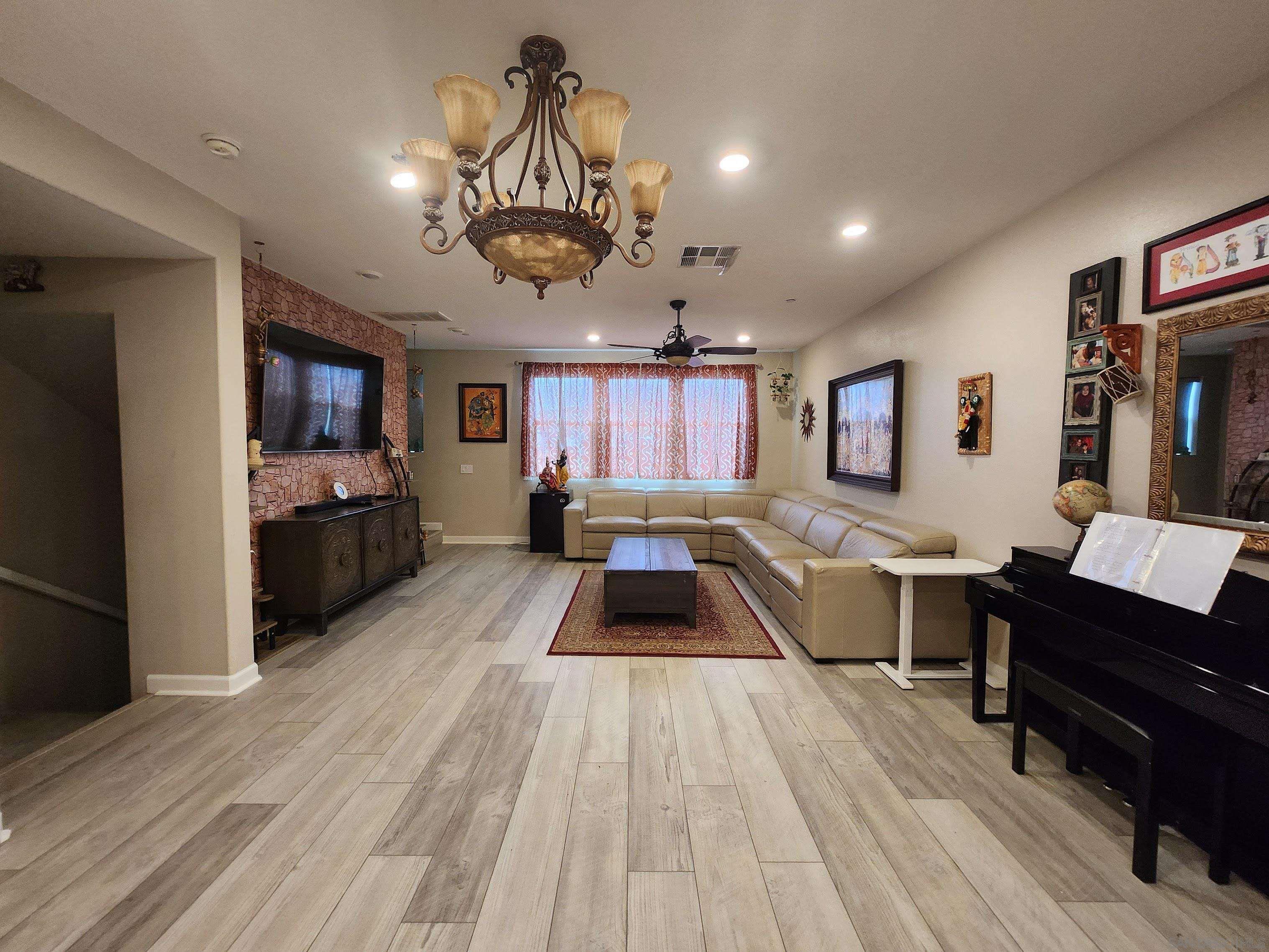 Detail Gallery Image 18 of 37 For 16755  Coyote Bush Dr  93, San Diego,  CA 92127 - 3 Beds | 3 Baths