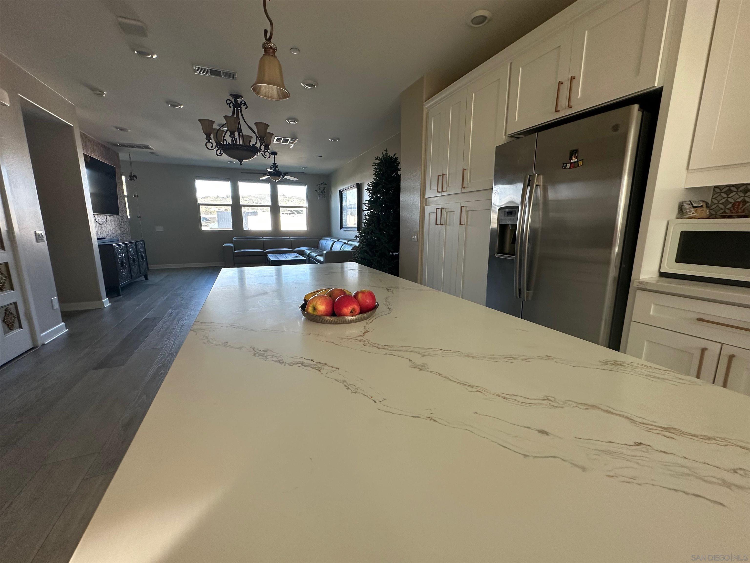 Detail Gallery Image 10 of 37 For 16755  Coyote Bush Dr  93, San Diego,  CA 92127 - 3 Beds | 3 Baths