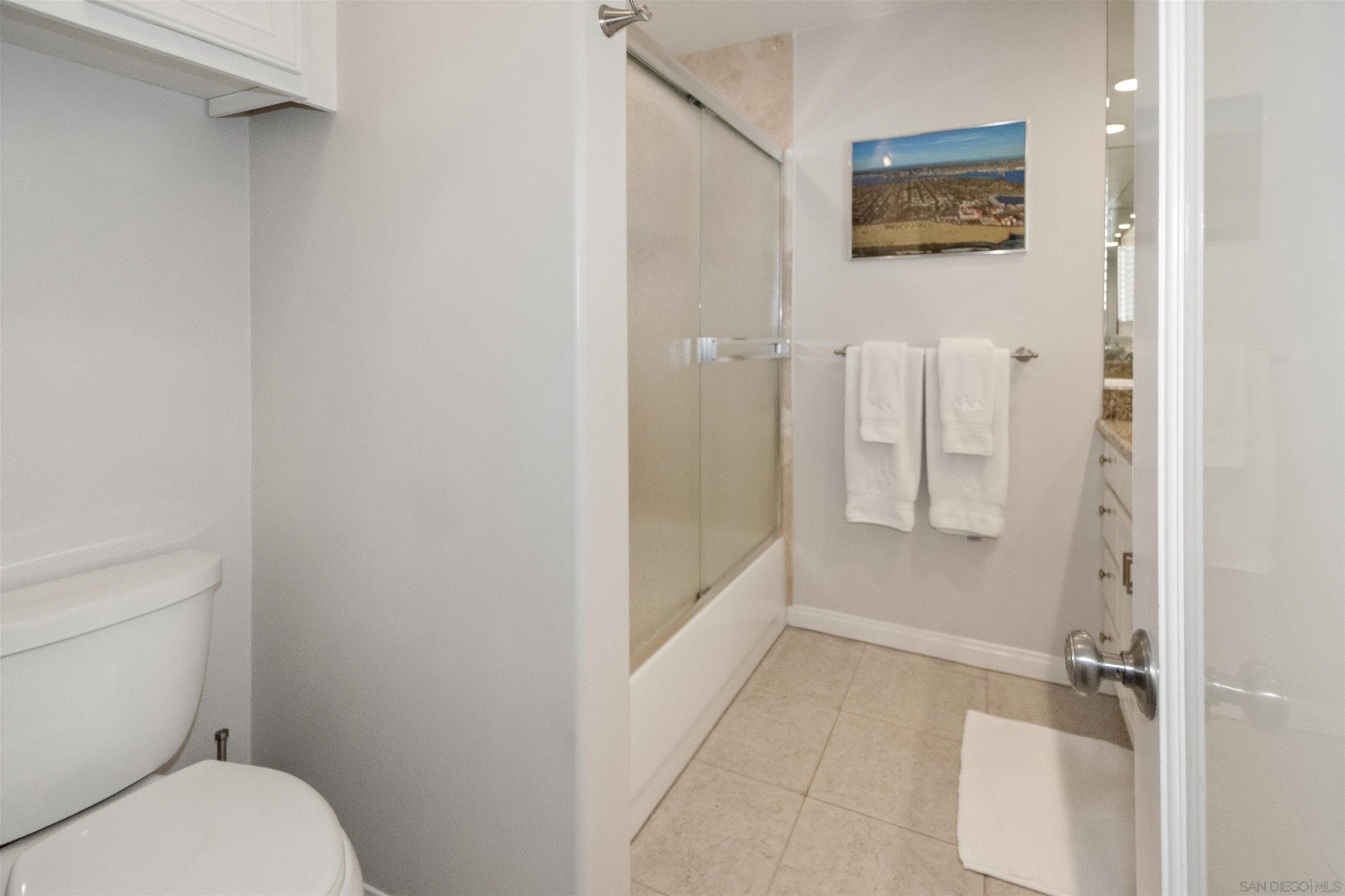 Detail Gallery Image 21 of 28 For 1052  Isabella Avenue  E, Coronado,  CA 92118 - 3 Beds | 2 Baths