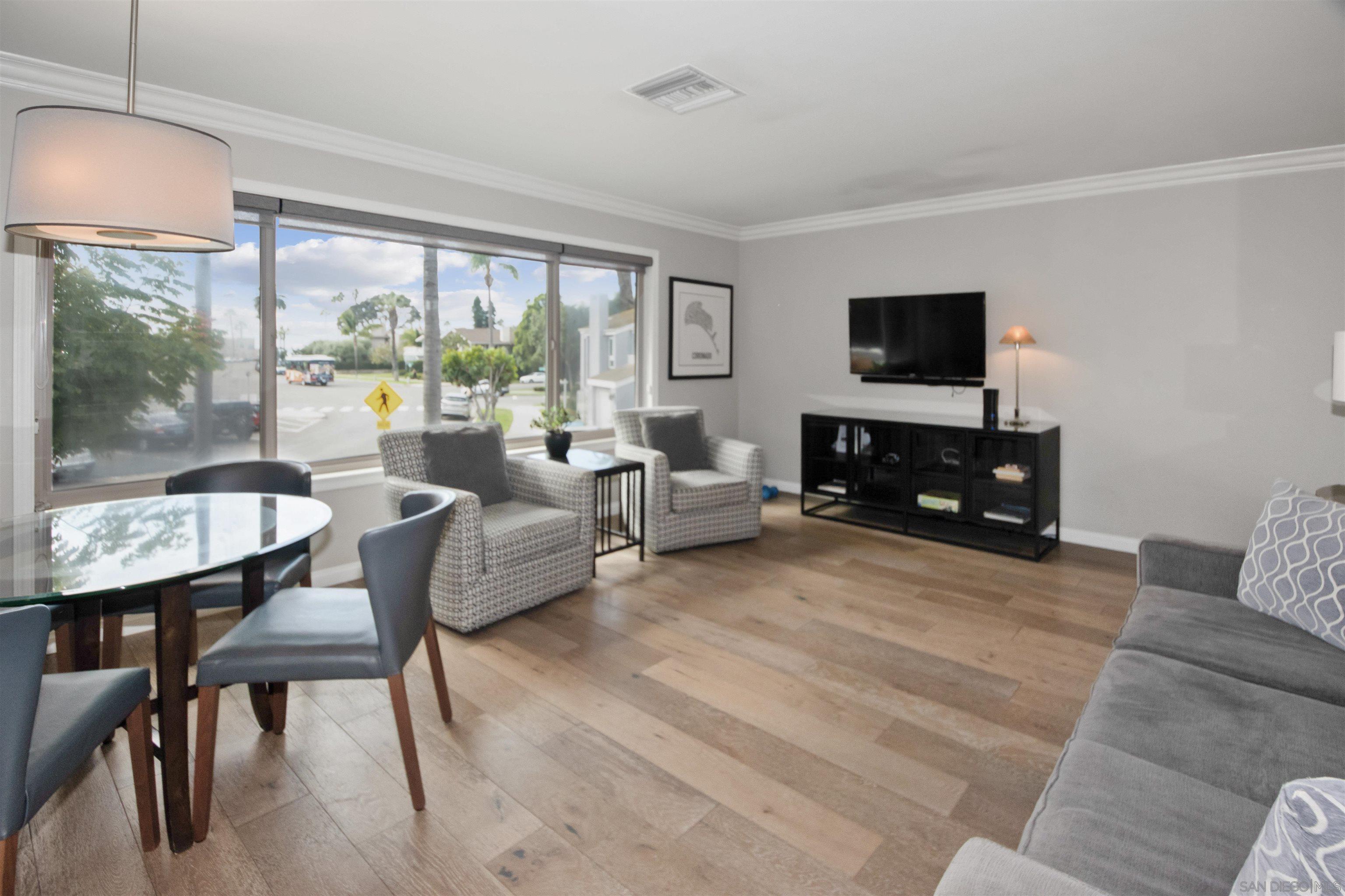 Detail Gallery Image 6 of 28 For 1052  Isabella Avenue  E, Coronado,  CA 92118 - 3 Beds | 2 Baths