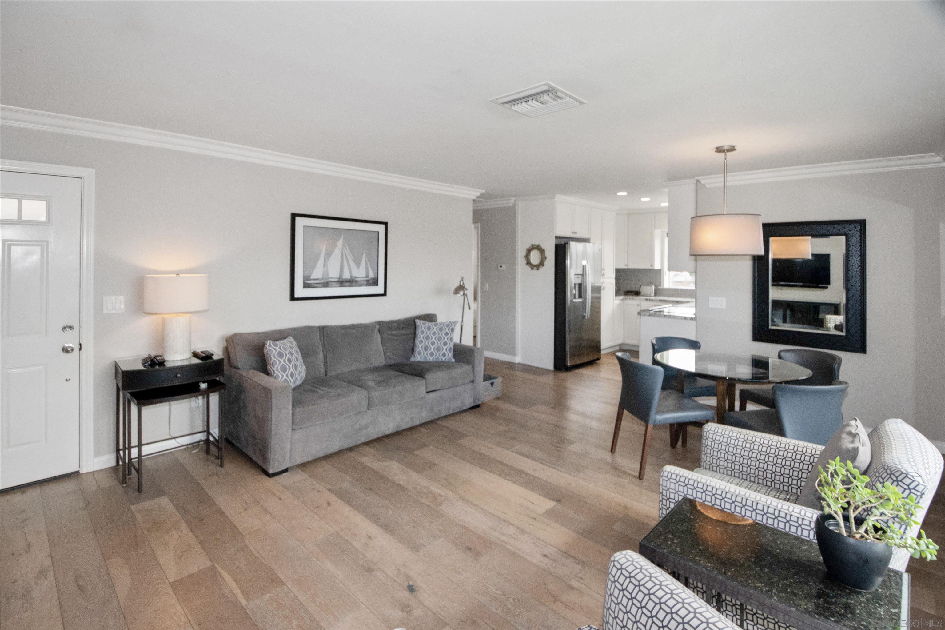 Detail Gallery Image 7 of 28 For 1052  Isabella Avenue  E, Coronado,  CA 92118 - 3 Beds | 2 Baths