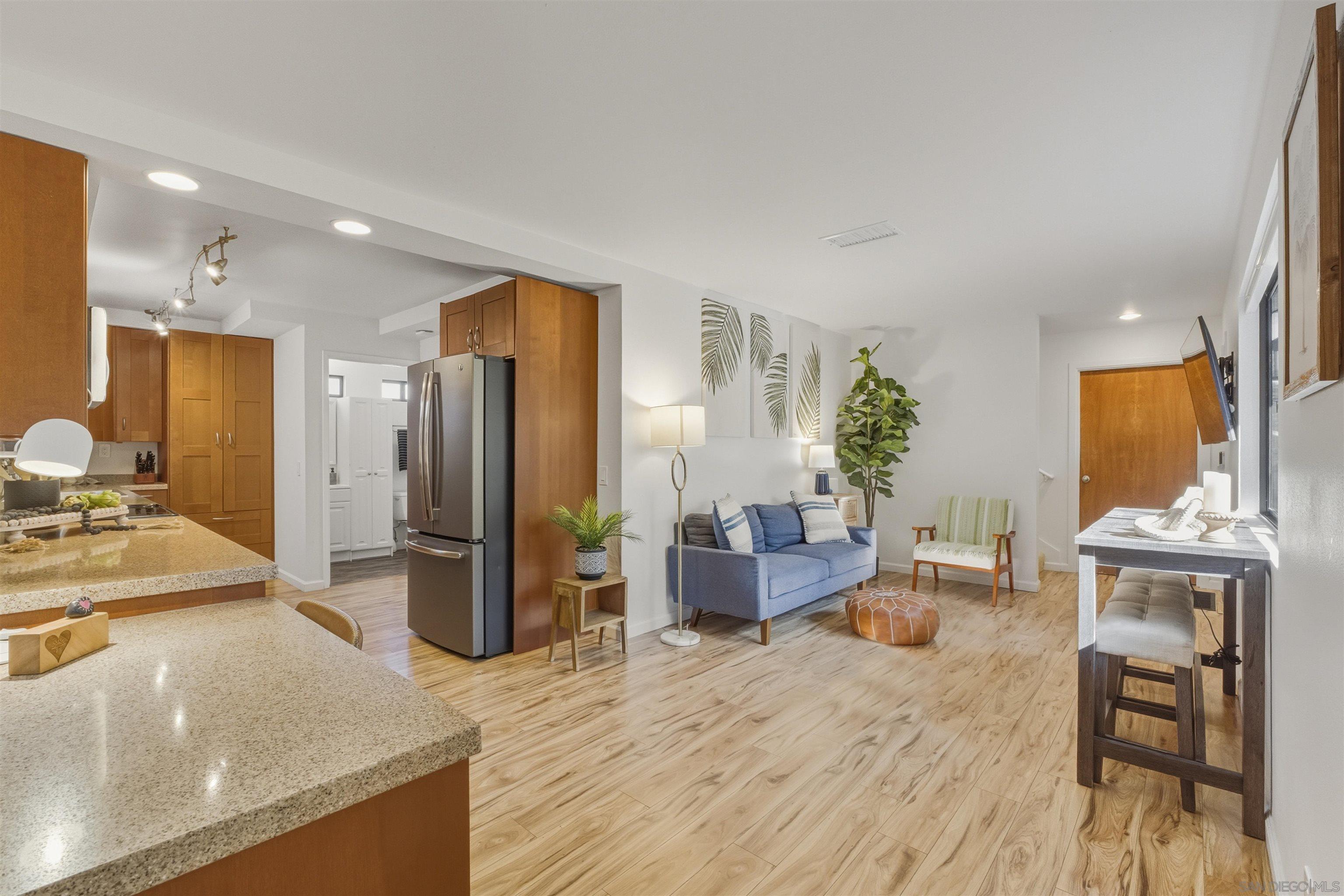 Detail Gallery Image 31 of 55 For 1066-68  Emerald St, San Diego,  CA 92109 - – Beds | – Baths