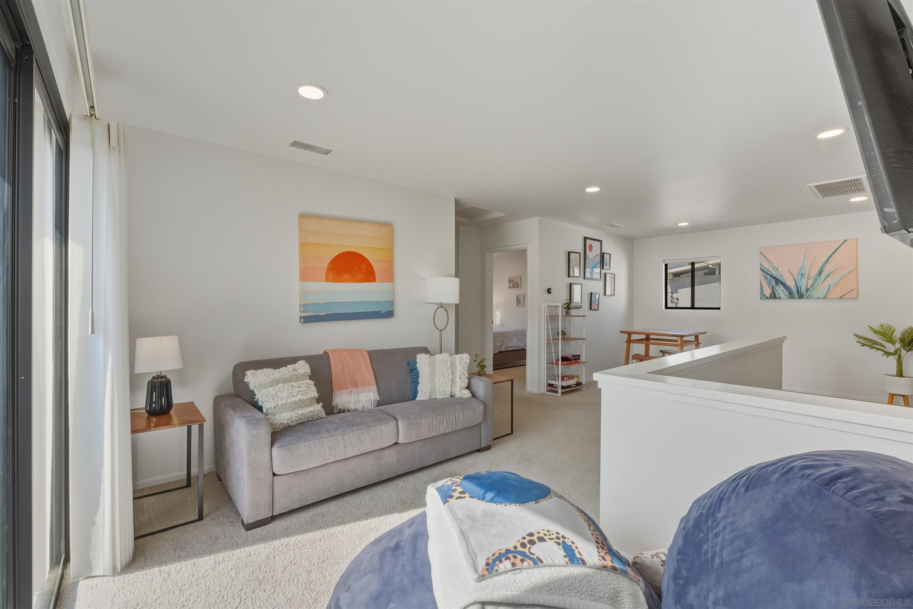 Detail Gallery Image 44 of 55 For 1066-68  Emerald St, San Diego,  CA 92109 - – Beds | – Baths