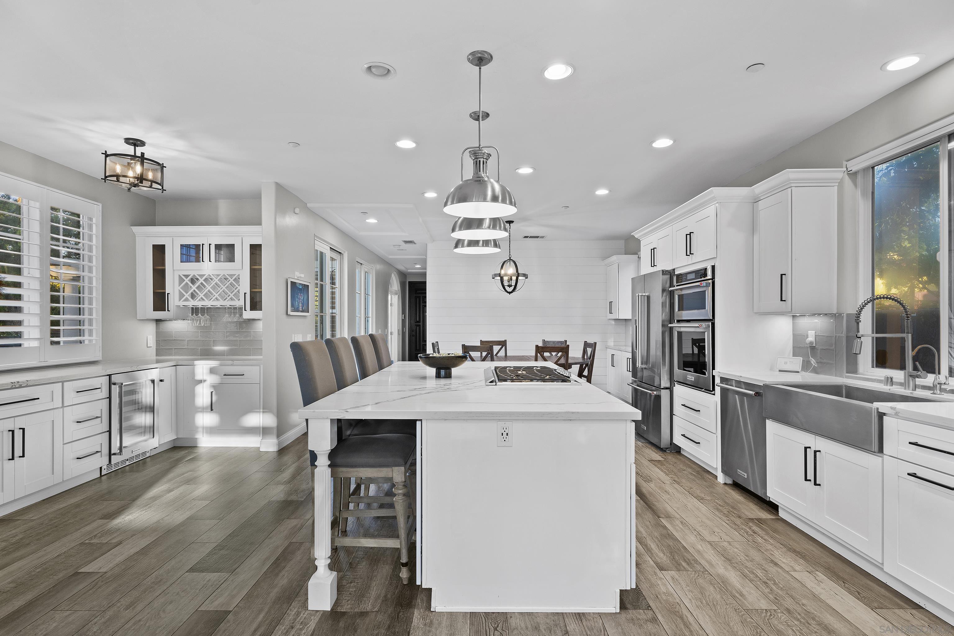 Detail Gallery Image 2 of 36 For 576  Samuel Court, Encinitas,  CA 92024 - 5 Beds | 4 Baths