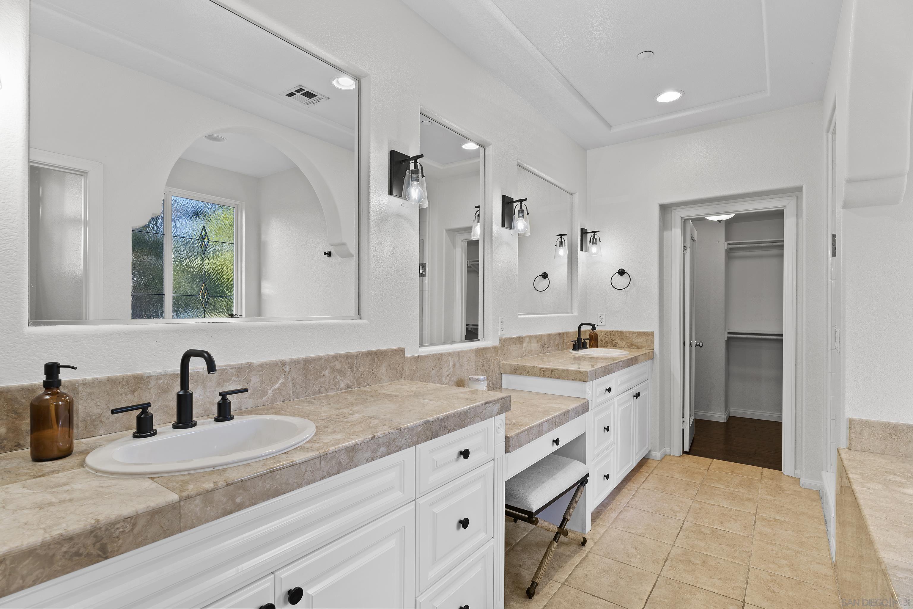 Detail Gallery Image 15 of 36 For 576  Samuel Court, Encinitas,  CA 92024 - 5 Beds | 4 Baths