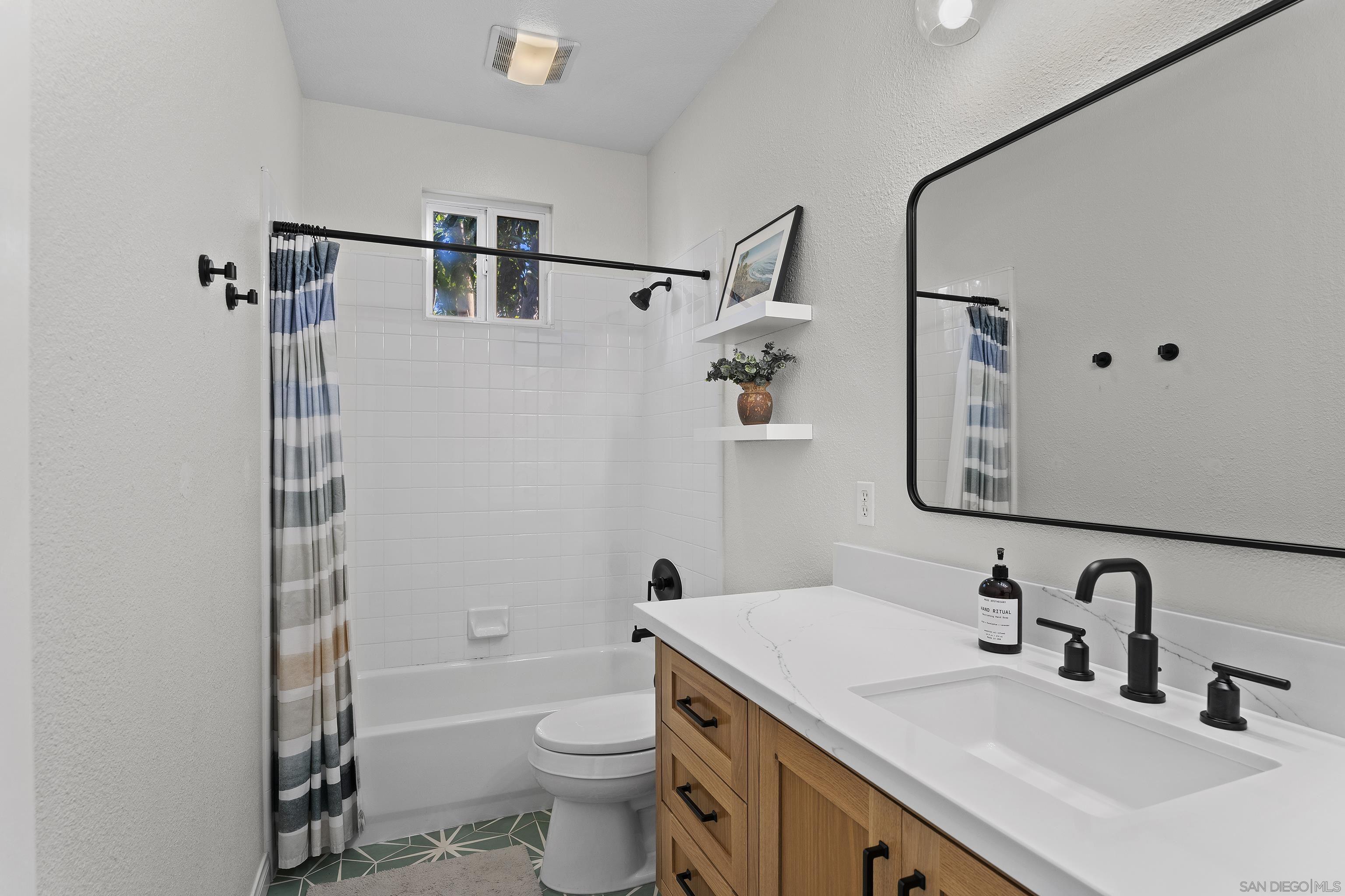 Detail Gallery Image 20 of 36 For 576  Samuel Court, Encinitas,  CA 92024 - 5 Beds | 4 Baths