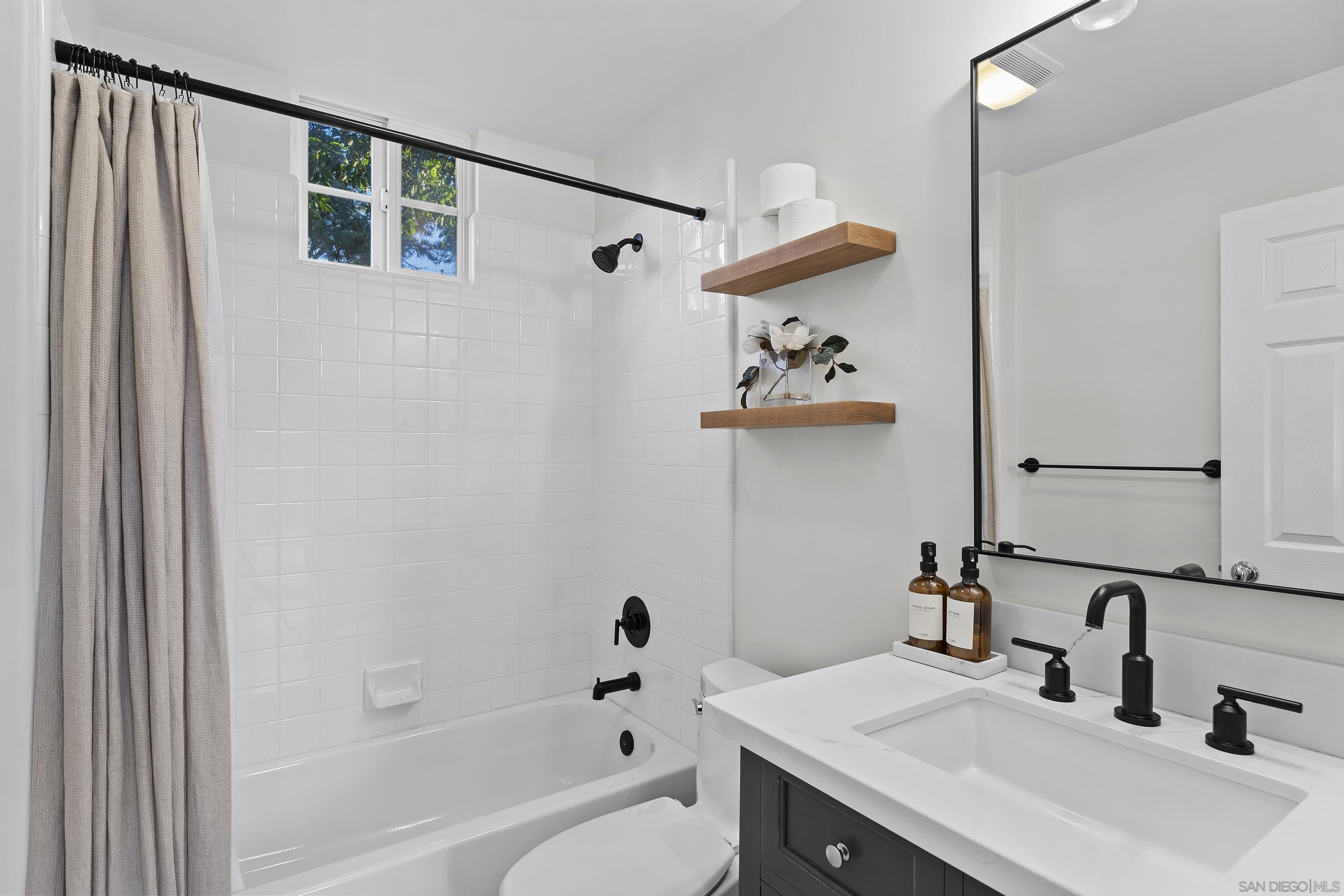 Detail Gallery Image 24 of 36 For 576  Samuel Court, Encinitas,  CA 92024 - 5 Beds | 4 Baths