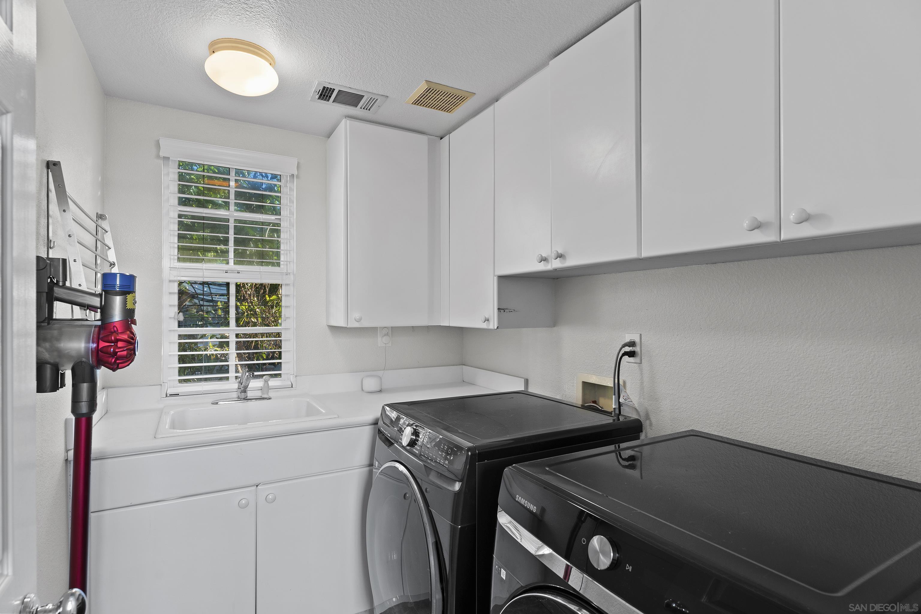 Detail Gallery Image 27 of 36 For 576  Samuel Court, Encinitas,  CA 92024 - 5 Beds | 4 Baths