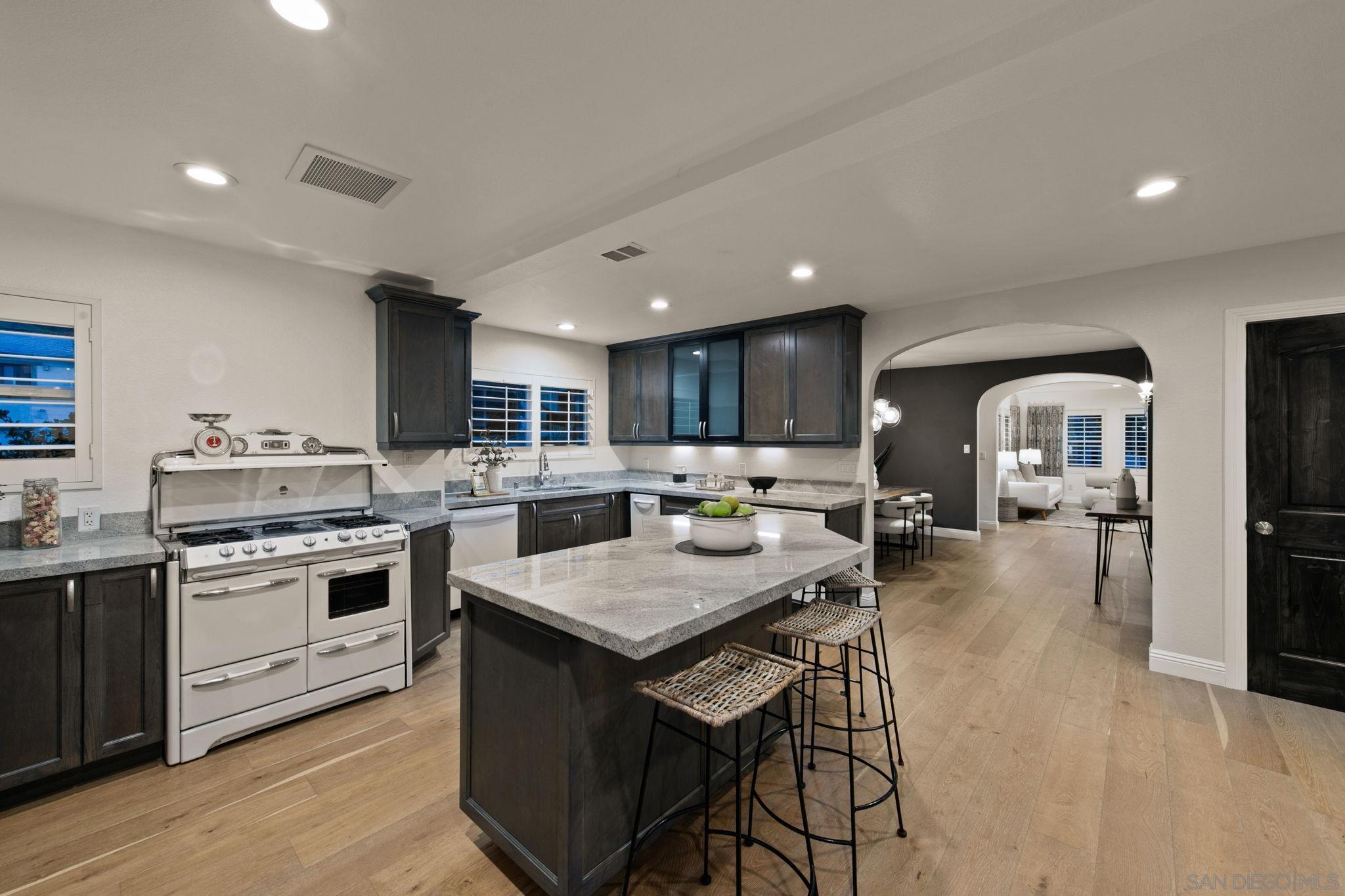 Detail Gallery Image 18 of 58 For 3241  Ingelow St, San Diego,  CA 92106 - – Beds | – Baths