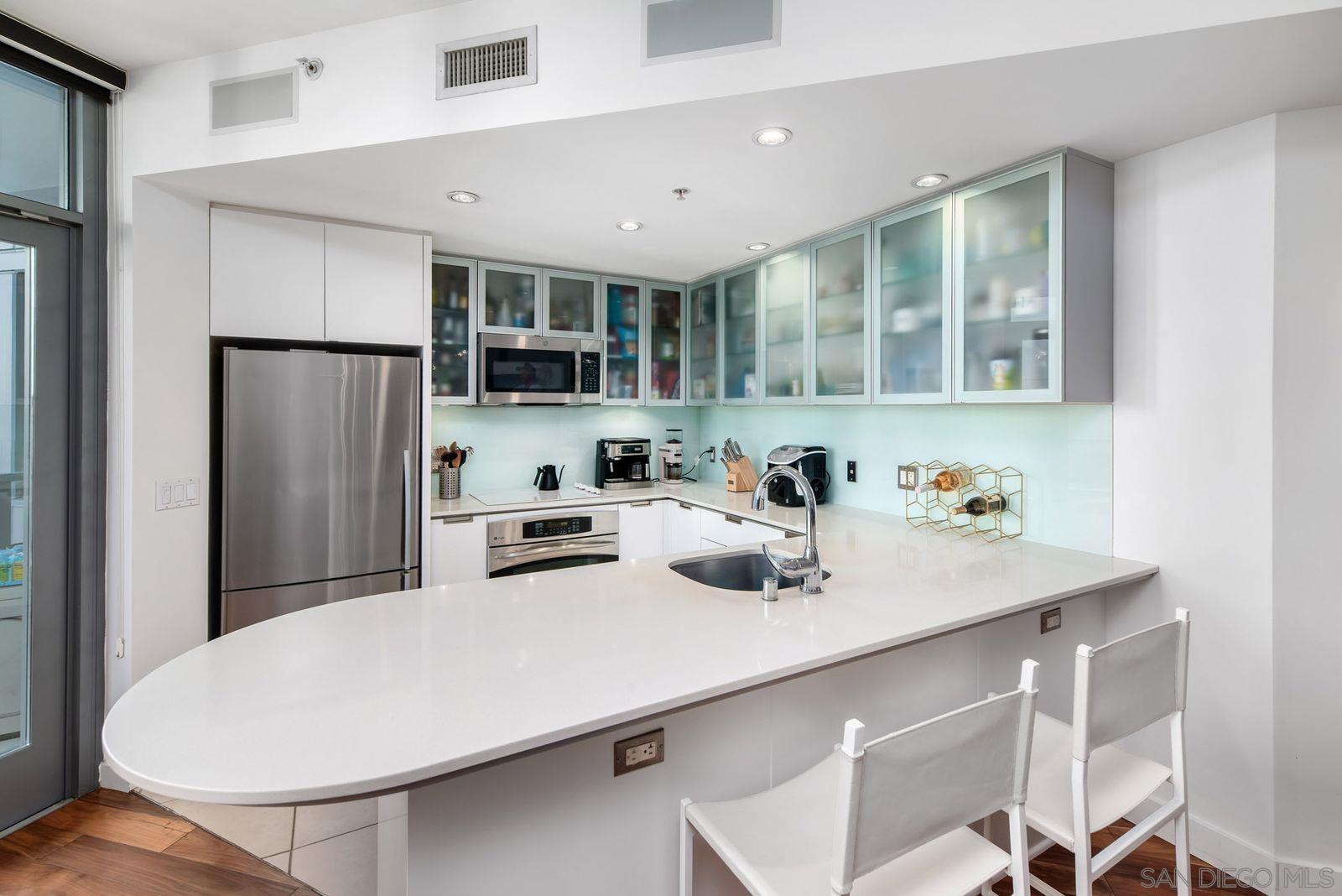 Detail Gallery Image 2 of 24 For 1441  9th Ave  #301,  San Diego,  CA 92101 - 2 Beds | 2 Baths