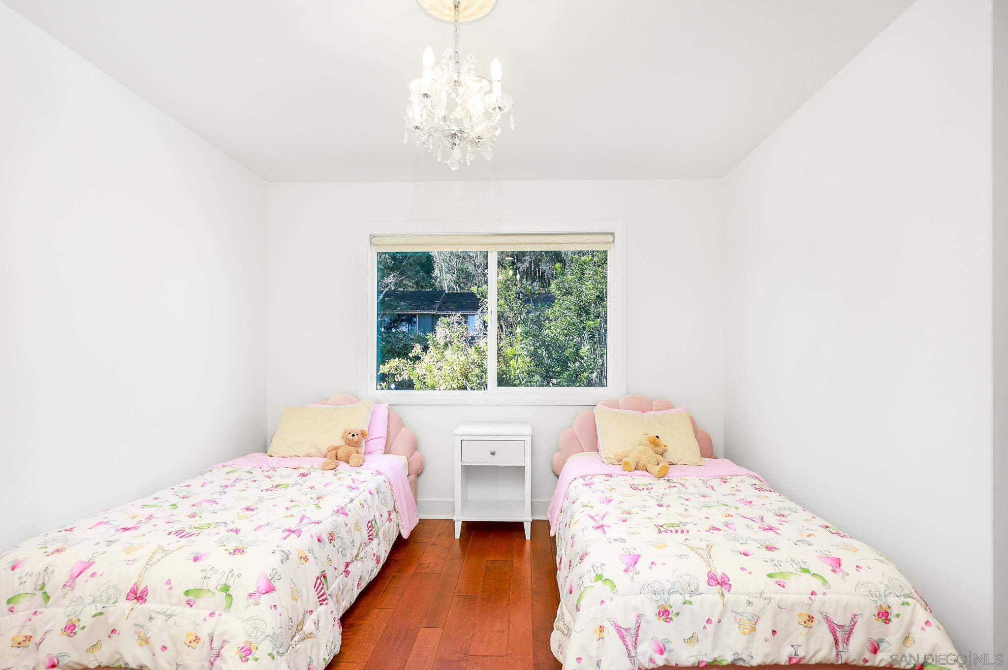 Detail Gallery Image 22 of 50 For 7901  Avenida Kirjah, La Jolla,  CA 92037 - 6 Beds | 6/1 Baths