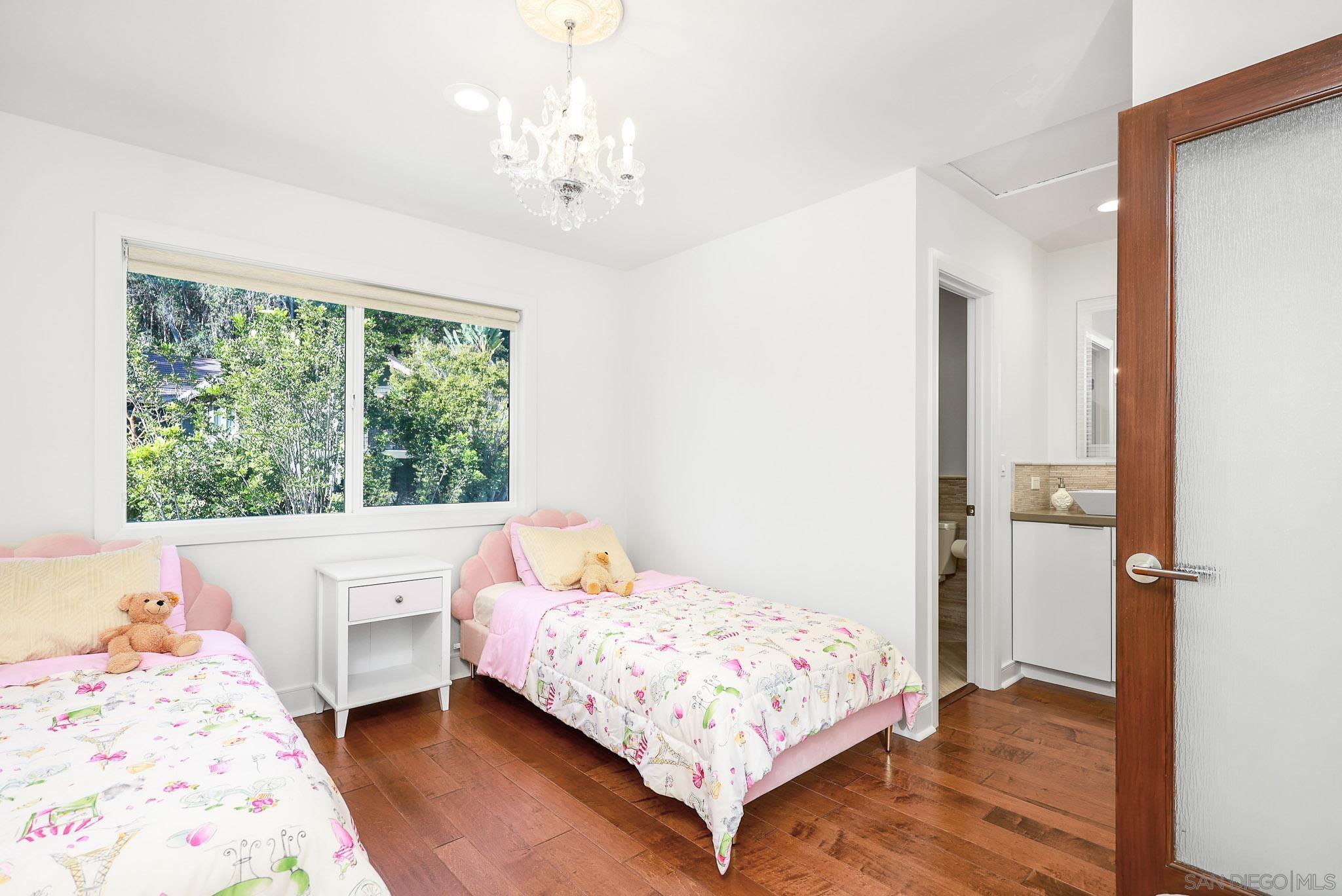 Detail Gallery Image 24 of 50 For 7901  Avenida Kirjah, La Jolla,  CA 92037 - 6 Beds | 6/1 Baths