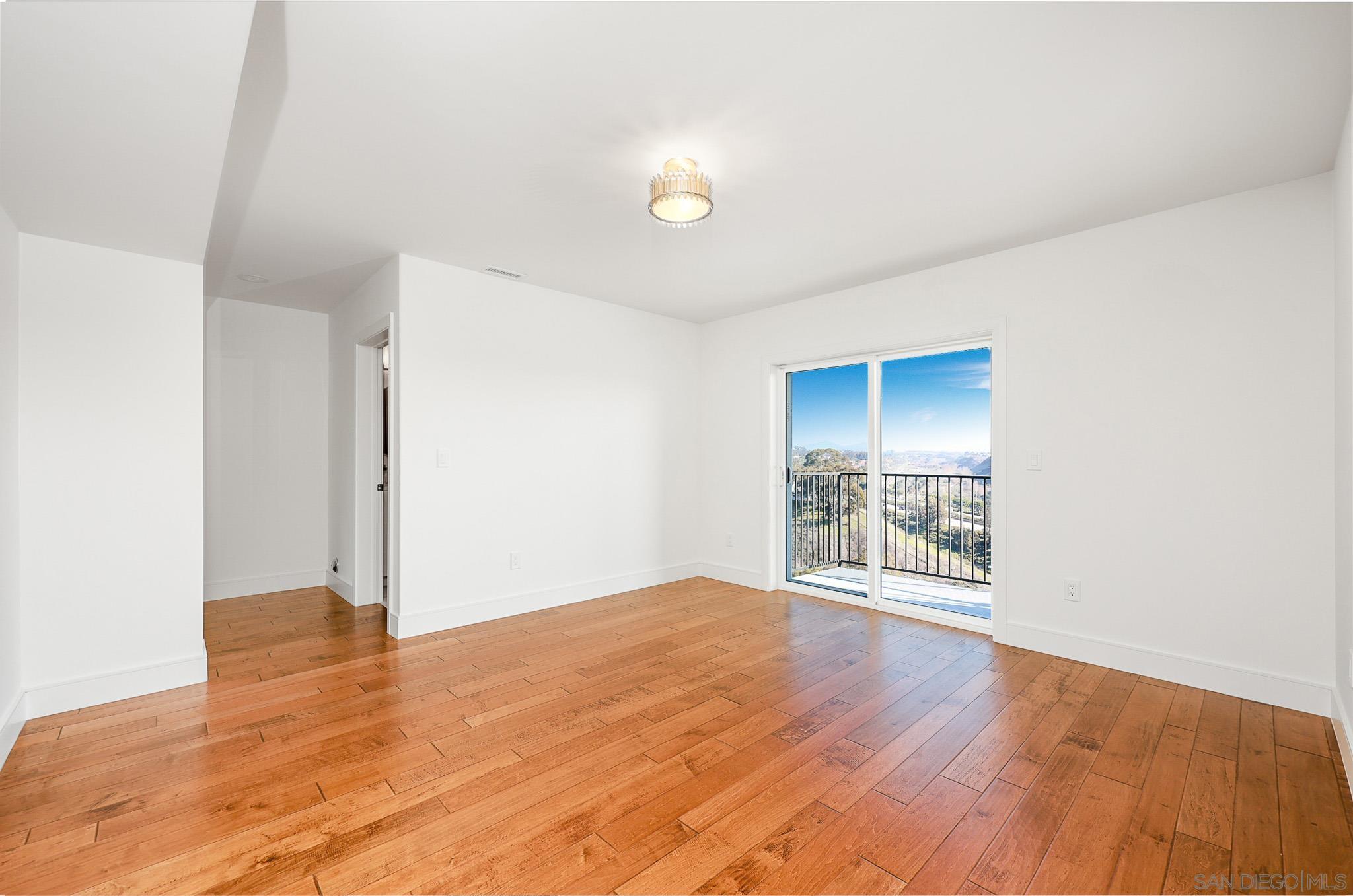 Detail Gallery Image 31 of 50 For 7901  Avenida Kirjah, La Jolla,  CA 92037 - 6 Beds | 6/1 Baths