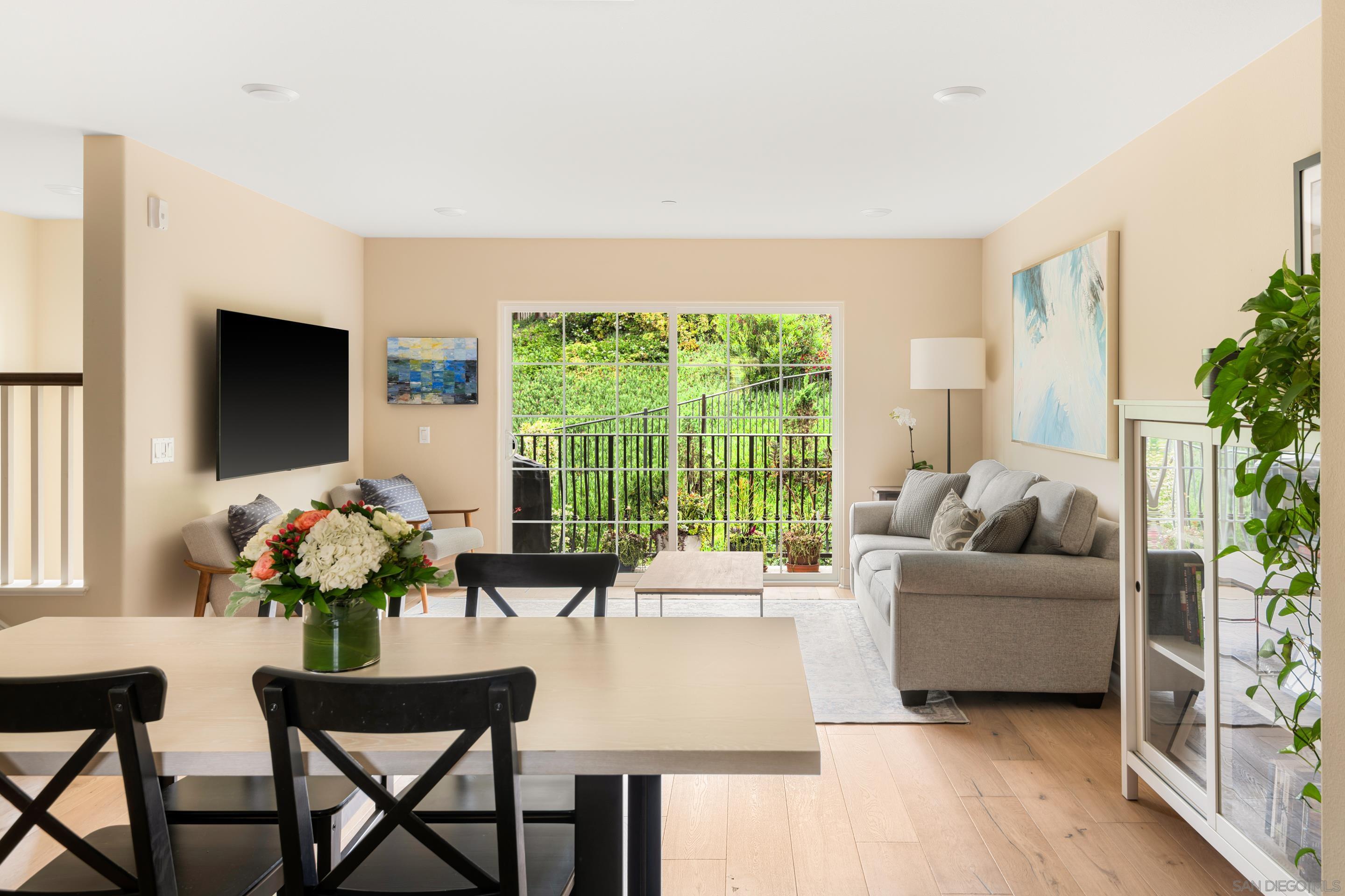 Detail Gallery Image 12 of 32 For 2406  Torrey Pines Rd  #152,  La Jolla,  CA 92037 - 3 Beds | 2/1 Baths