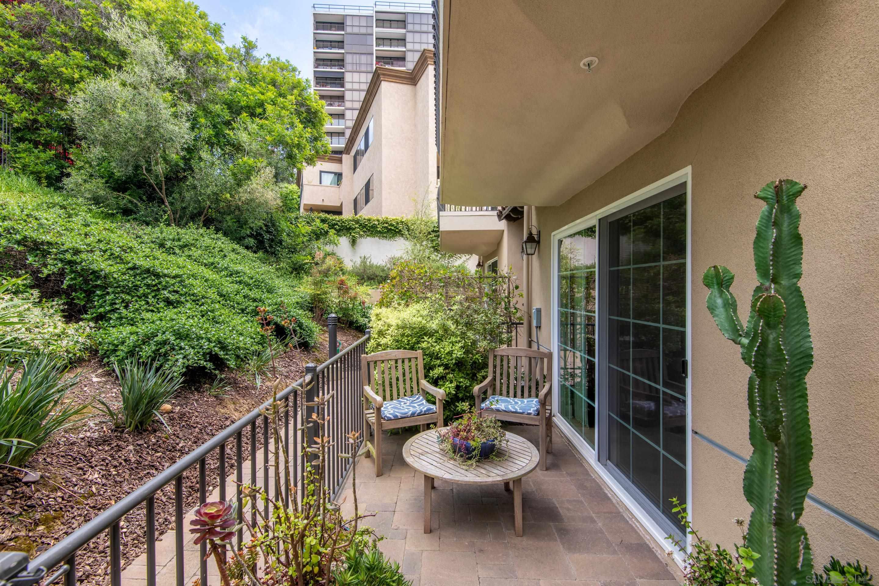 Detail Gallery Image 26 of 32 For 2406  Torrey Pines Rd  #152,  La Jolla,  CA 92037 - 3 Beds | 2/1 Baths