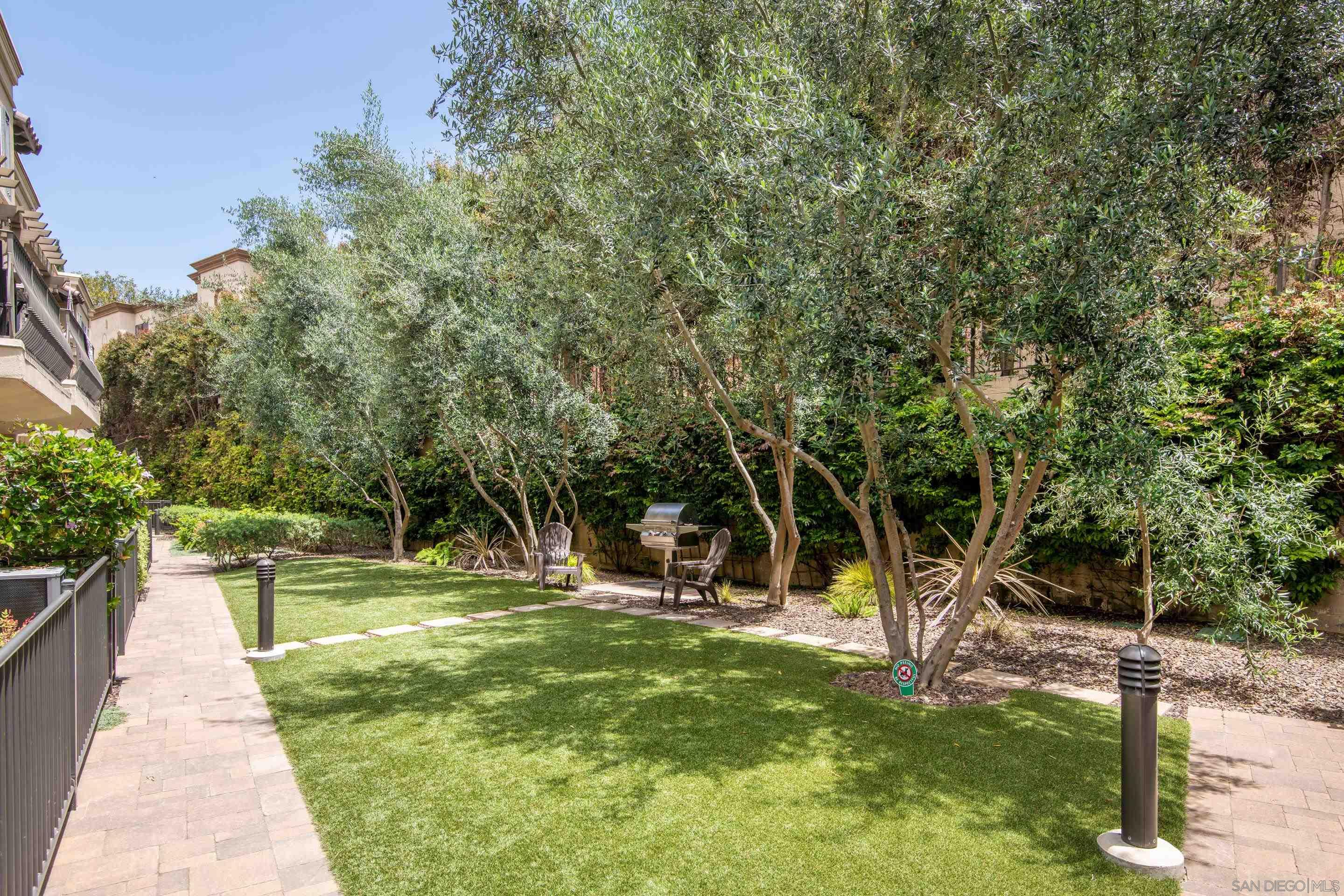 Detail Gallery Image 32 of 34 For 2406  Torrey Pines Rd  #152,  La Jolla,  CA 92037 - 3 Beds | 2/1 Baths