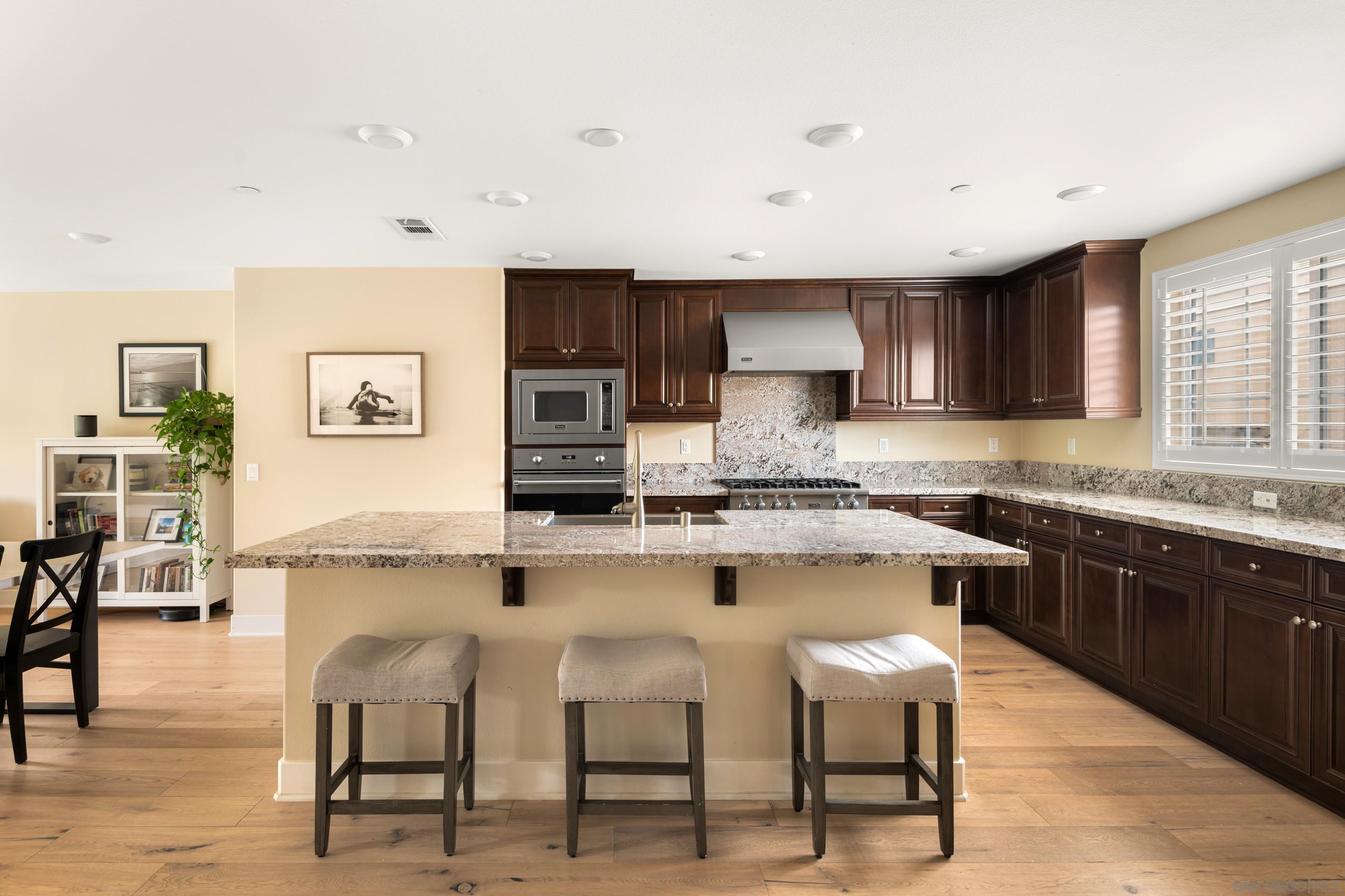 Detail Gallery Image 5 of 34 For 2406  Torrey Pines Rd  #152,  La Jolla,  CA 92037 - 3 Beds | 2/1 Baths