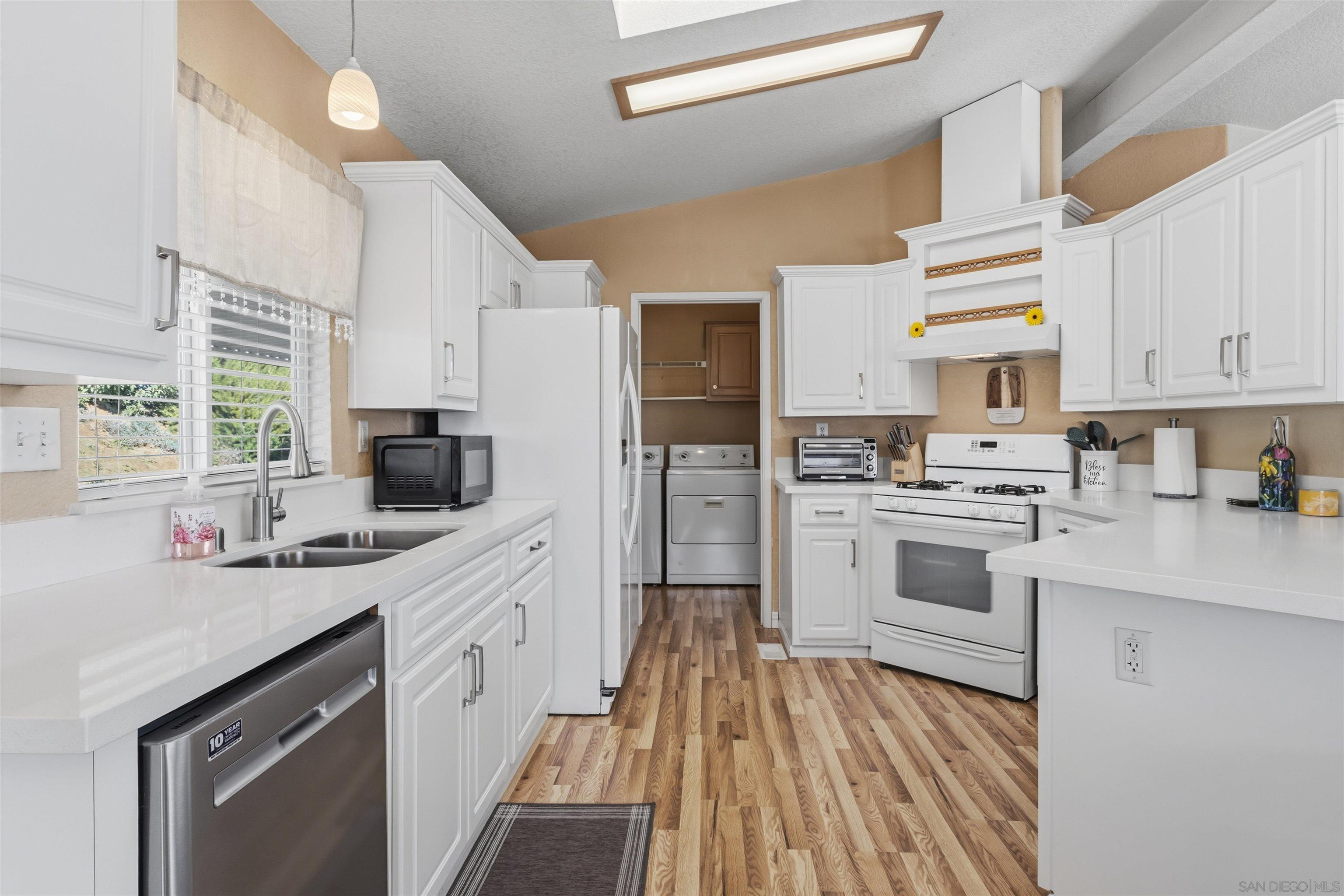 Detail Gallery Image 7 of 27 For 12250  Vista Del Cajon Rd.  #SPACE #25,  El Cajon,  CA 92021 - 2 Beds | 2 Baths