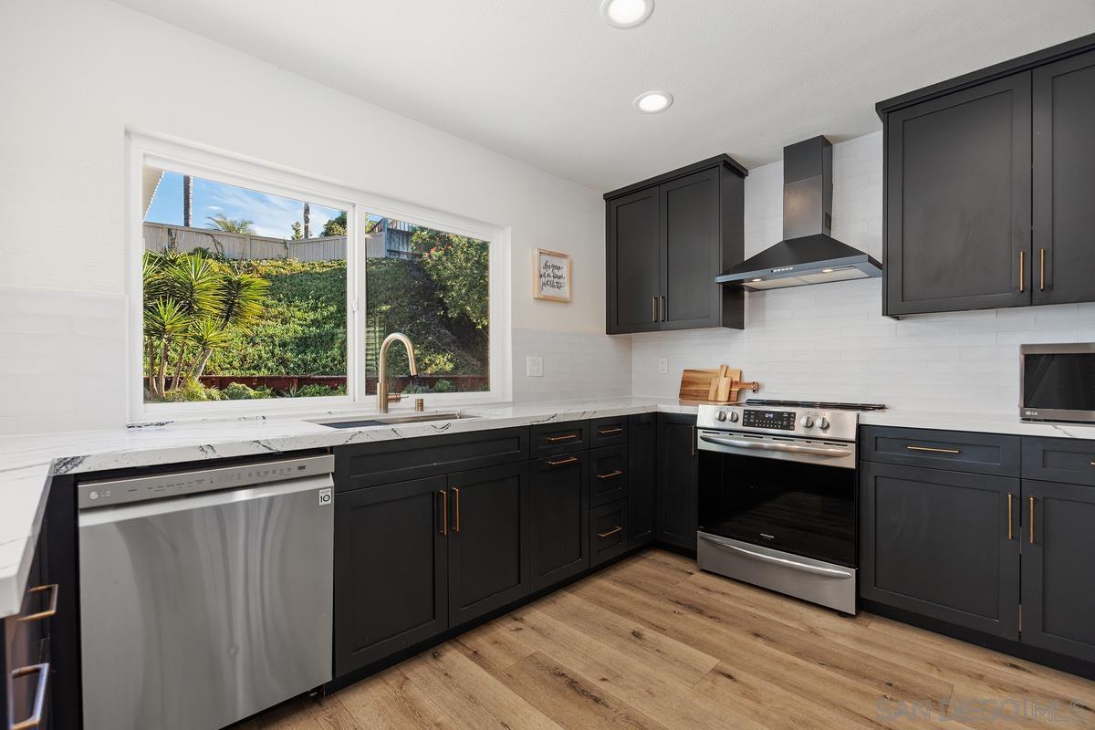 Detail Gallery Image 12 of 34 For 2216  Recodo Ct, Carlsbad,  CA 92009 - 4 Beds | 3 Baths