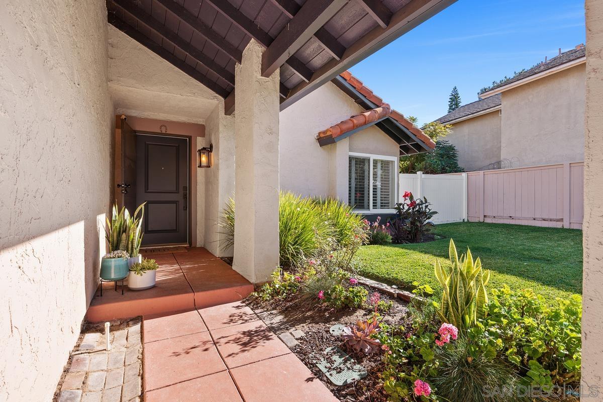 Detail Gallery Image 4 of 34 For 2216  Recodo Ct, Carlsbad,  CA 92009 - 4 Beds | 3 Baths