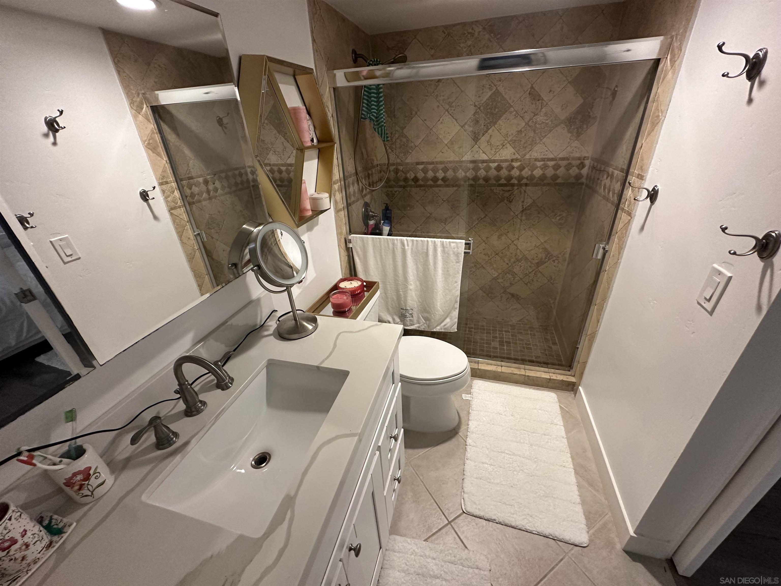 Detail Gallery Image 11 of 30 For 3843  Riviera Dr  #1,  San Diego,  CA 92109 - 3 Beds | 2/1 Baths