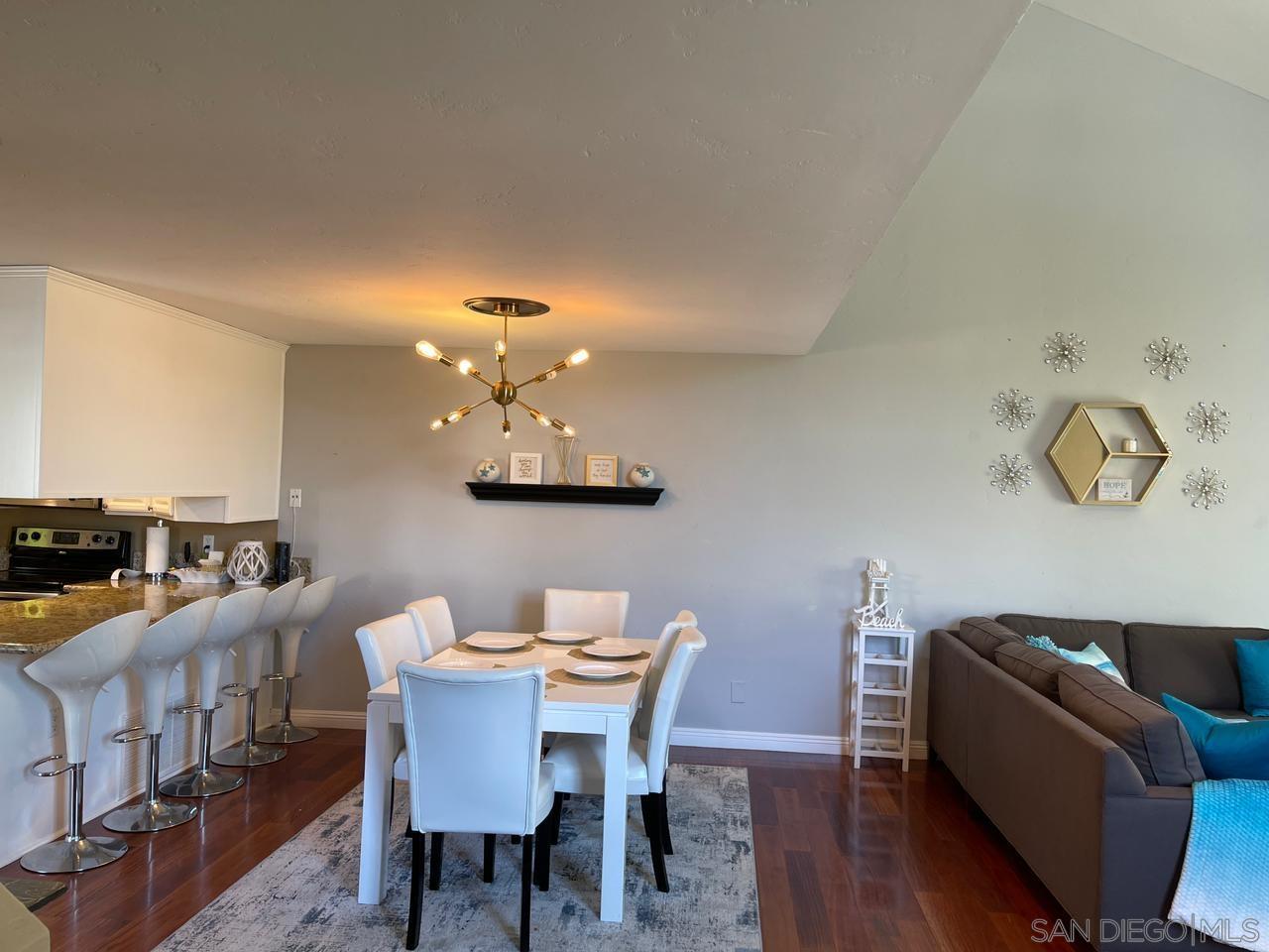Detail Gallery Image 17 of 30 For 3843  Riviera Dr  #1,  San Diego,  CA 92109 - 3 Beds | 2/1 Baths