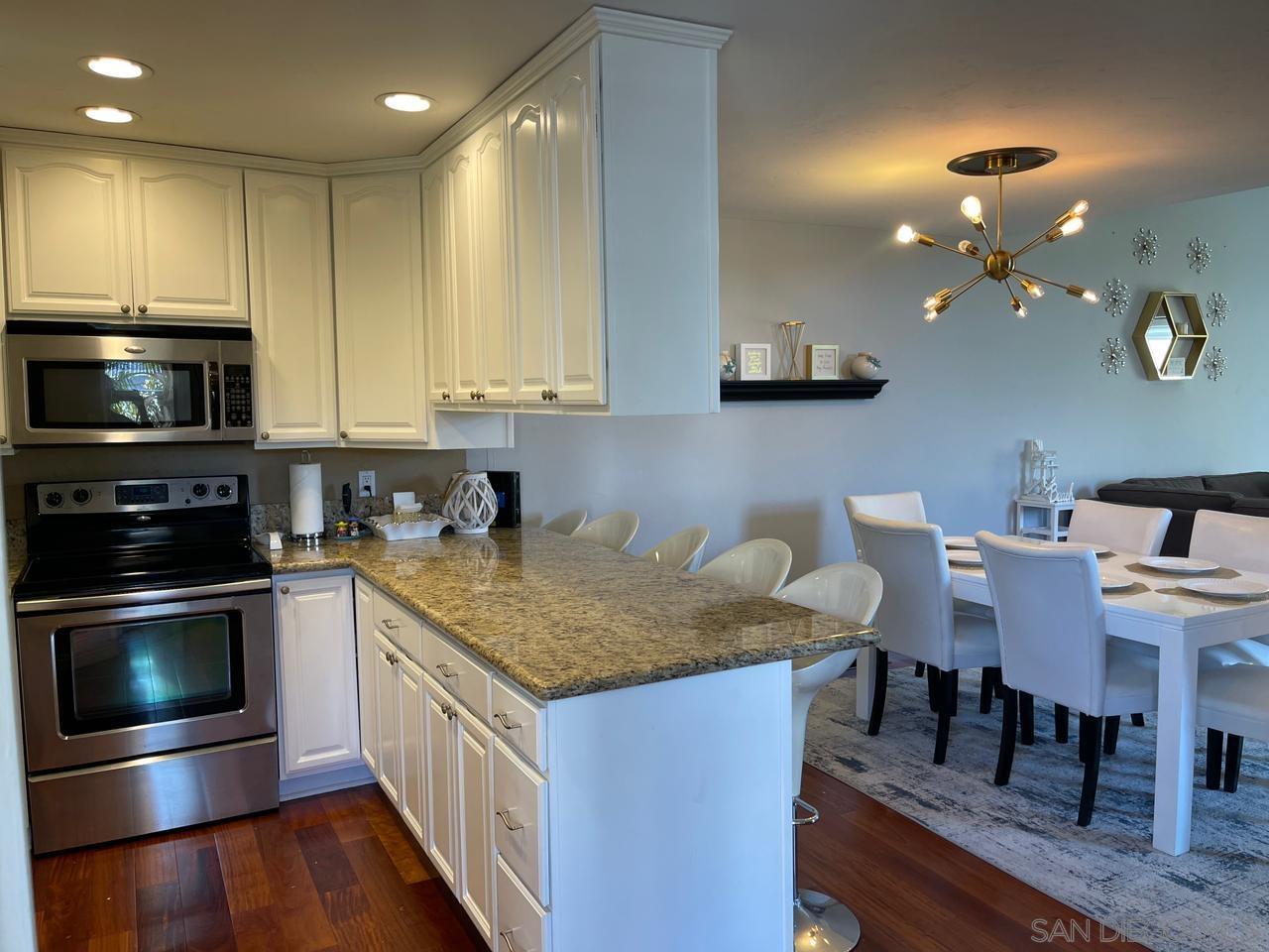 Detail Gallery Image 18 of 30 For 3843  Riviera Dr  #1,  San Diego,  CA 92109 - 3 Beds | 2/1 Baths