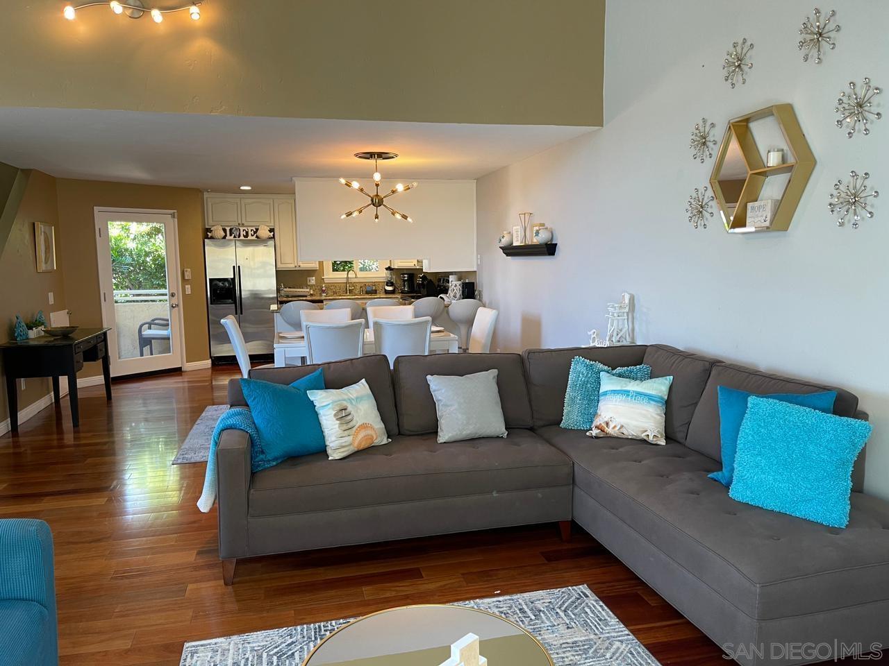 Detail Gallery Image 20 of 30 For 3843  Riviera Dr  #1,  San Diego,  CA 92109 - 3 Beds | 2/1 Baths