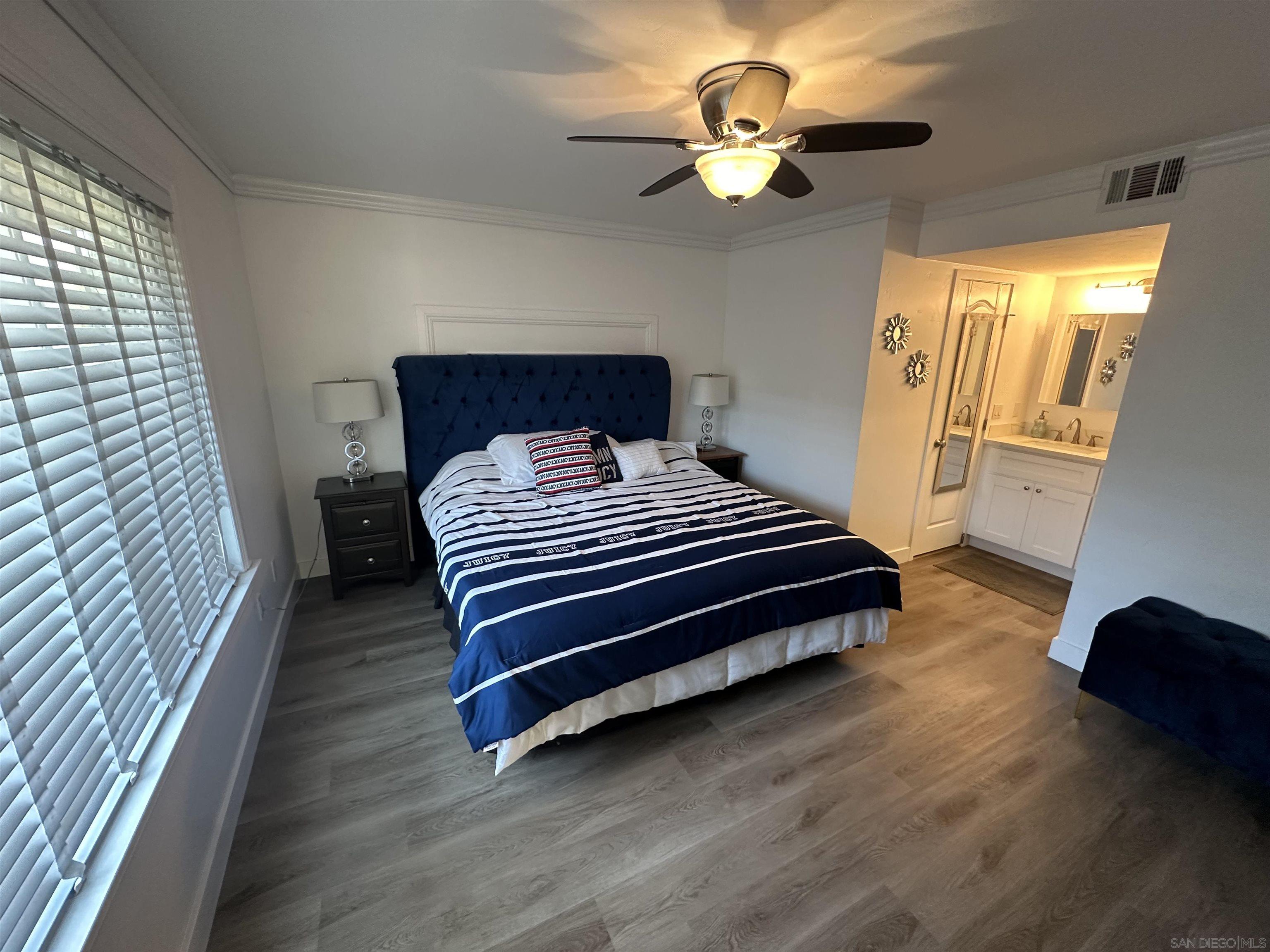 Detail Gallery Image 7 of 30 For 3843  Riviera Dr  #1,  San Diego,  CA 92109 - 3 Beds | 2/1 Baths