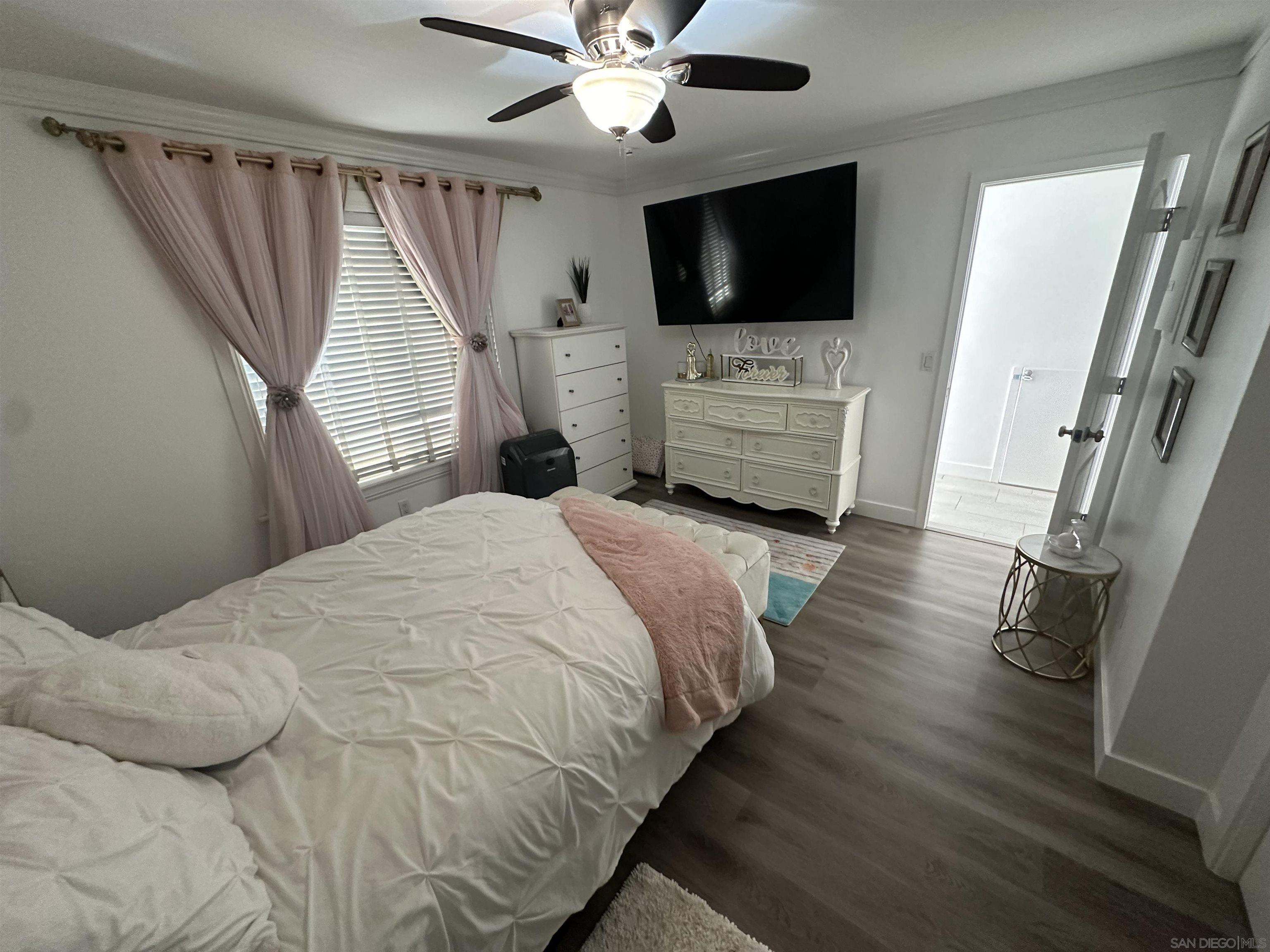 Detail Gallery Image 10 of 30 For 3843  Riviera Dr  #1,  San Diego,  CA 92109 - 3 Beds | 2/1 Baths